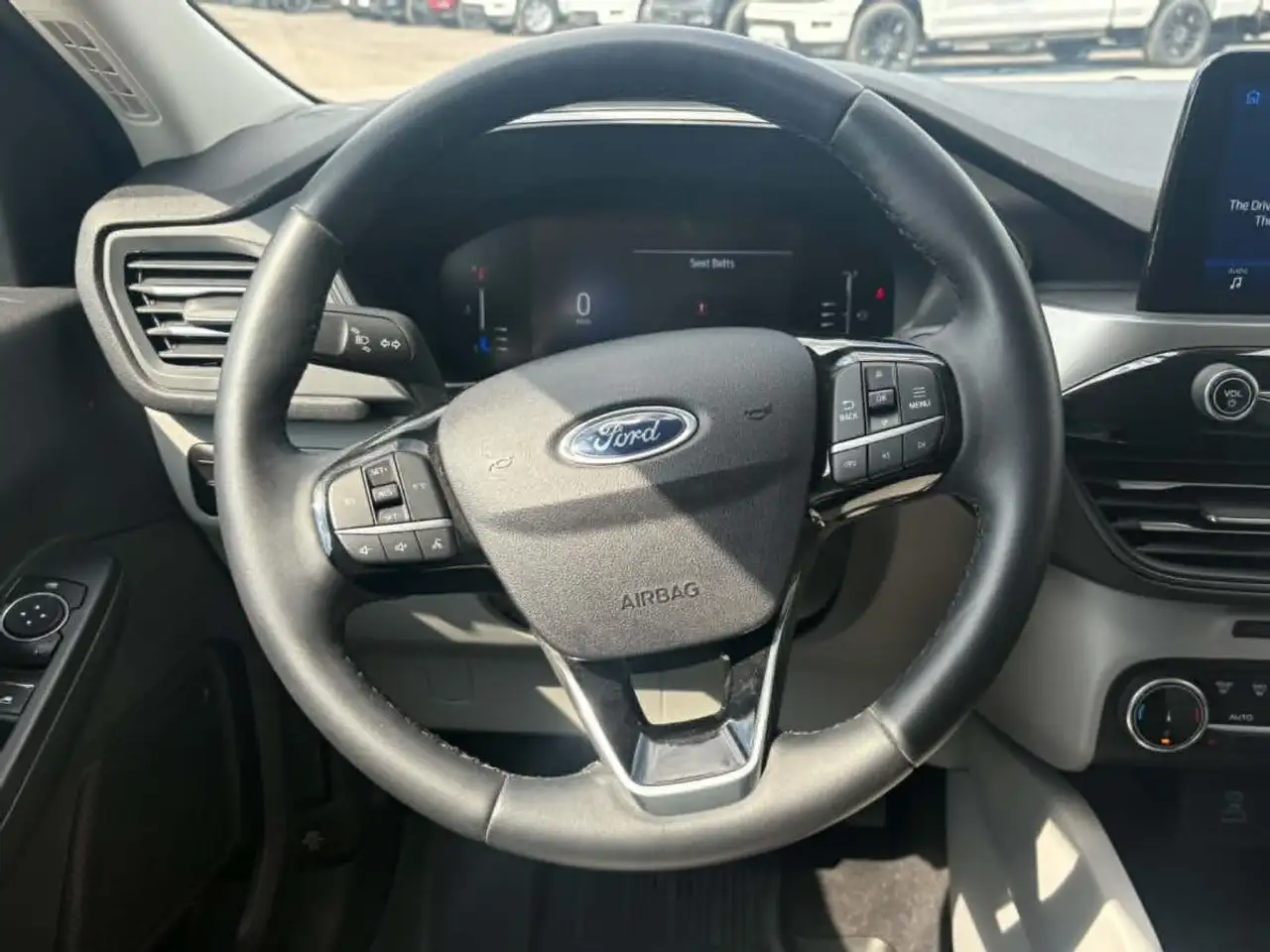 Ford Escape снимка Ford Escape