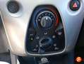 Toyota Aygo 70 x-play Rojo - thumbnail 20
