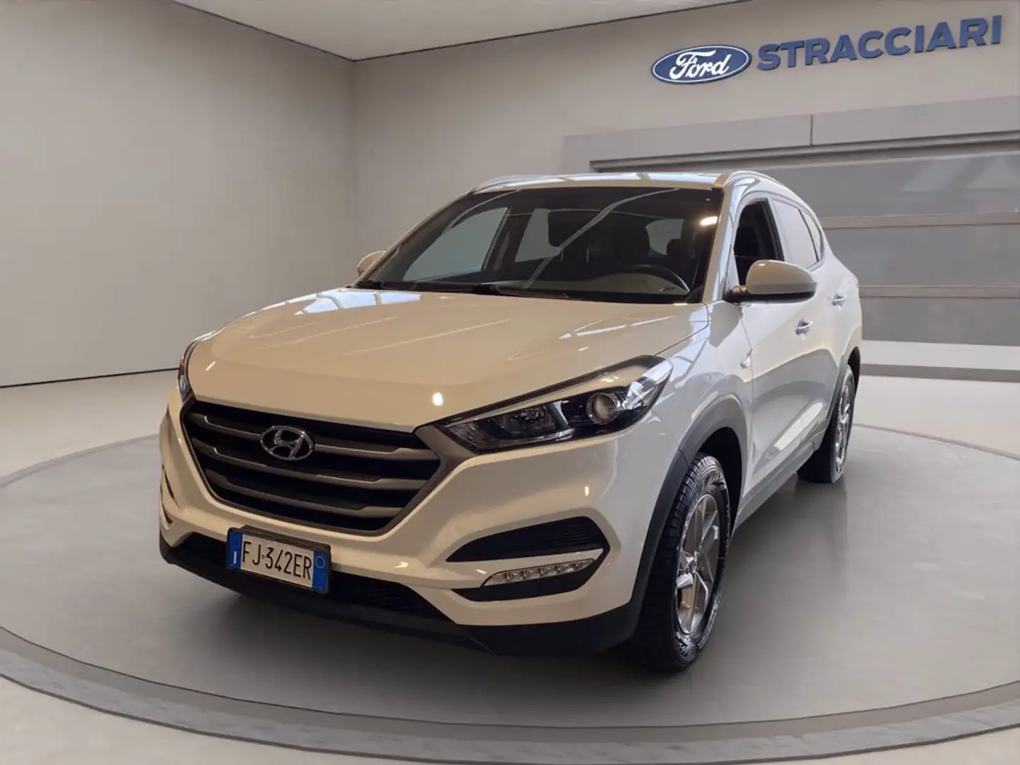 Hyundai TUCSON 1.7 crdi Comfort 2wd 115cv Bílá - 1