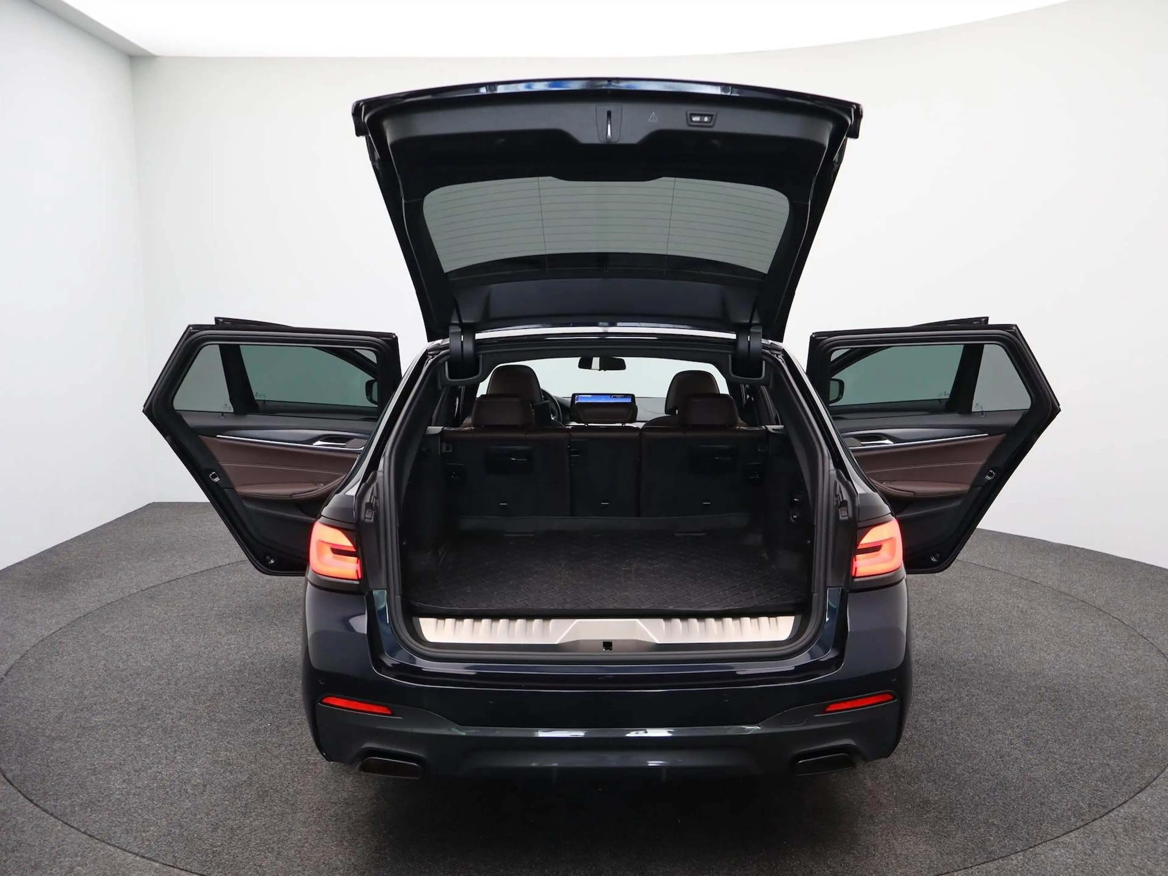 BMW 530 530e X-Drive, High Exe, M-Pakket, Pano, HUD, Individual leer, In Nieuwstaat!!! — photo 13