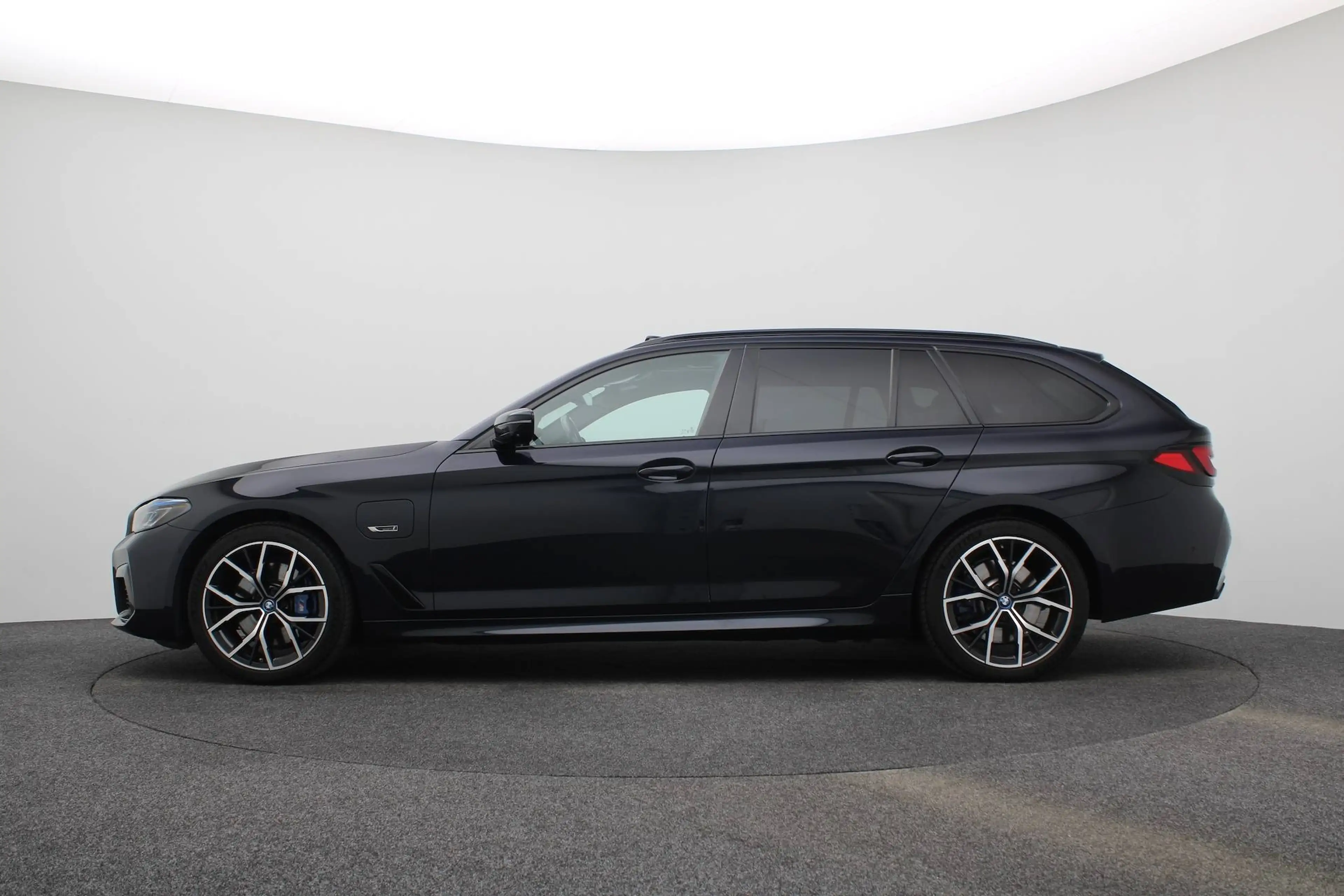 BMW 530 530e X-Drive, High Exe, M-Pakket, Pano, HUD, Individual leer, In Nieuwstaat!!! — photo 2