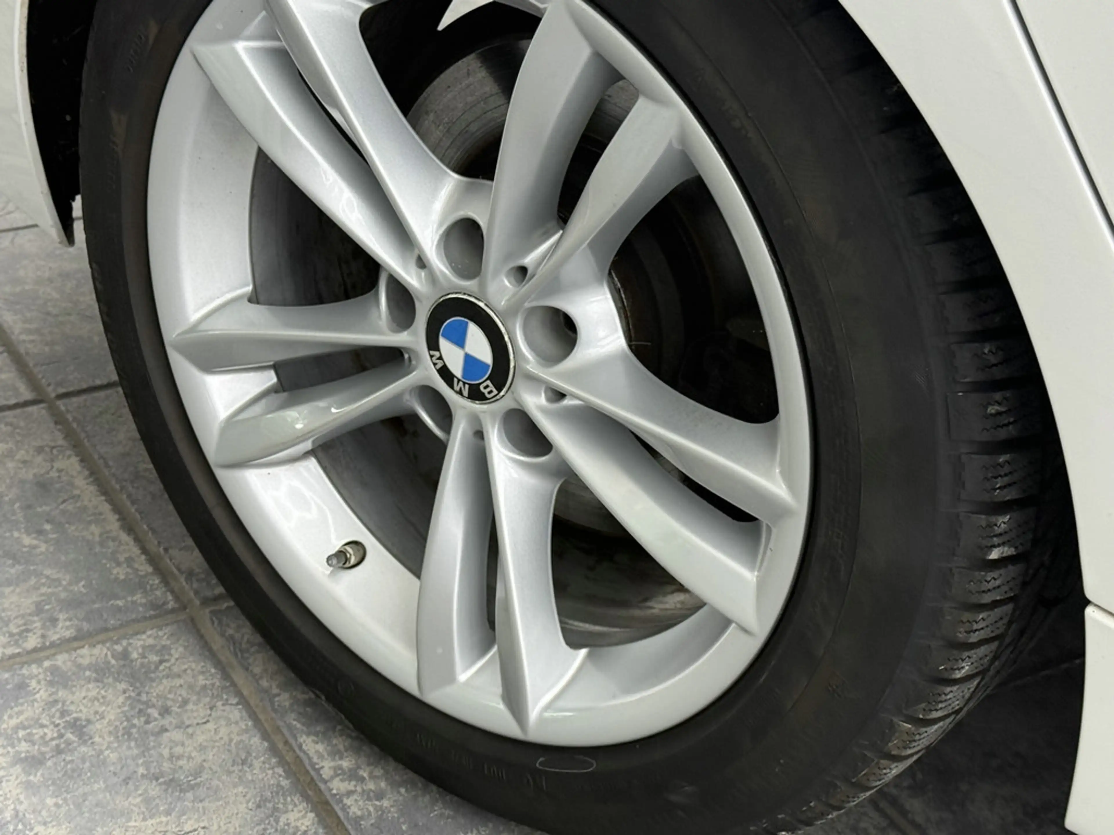 BMW 335 dA xDrive Advantage, Standheiz. — photo 4