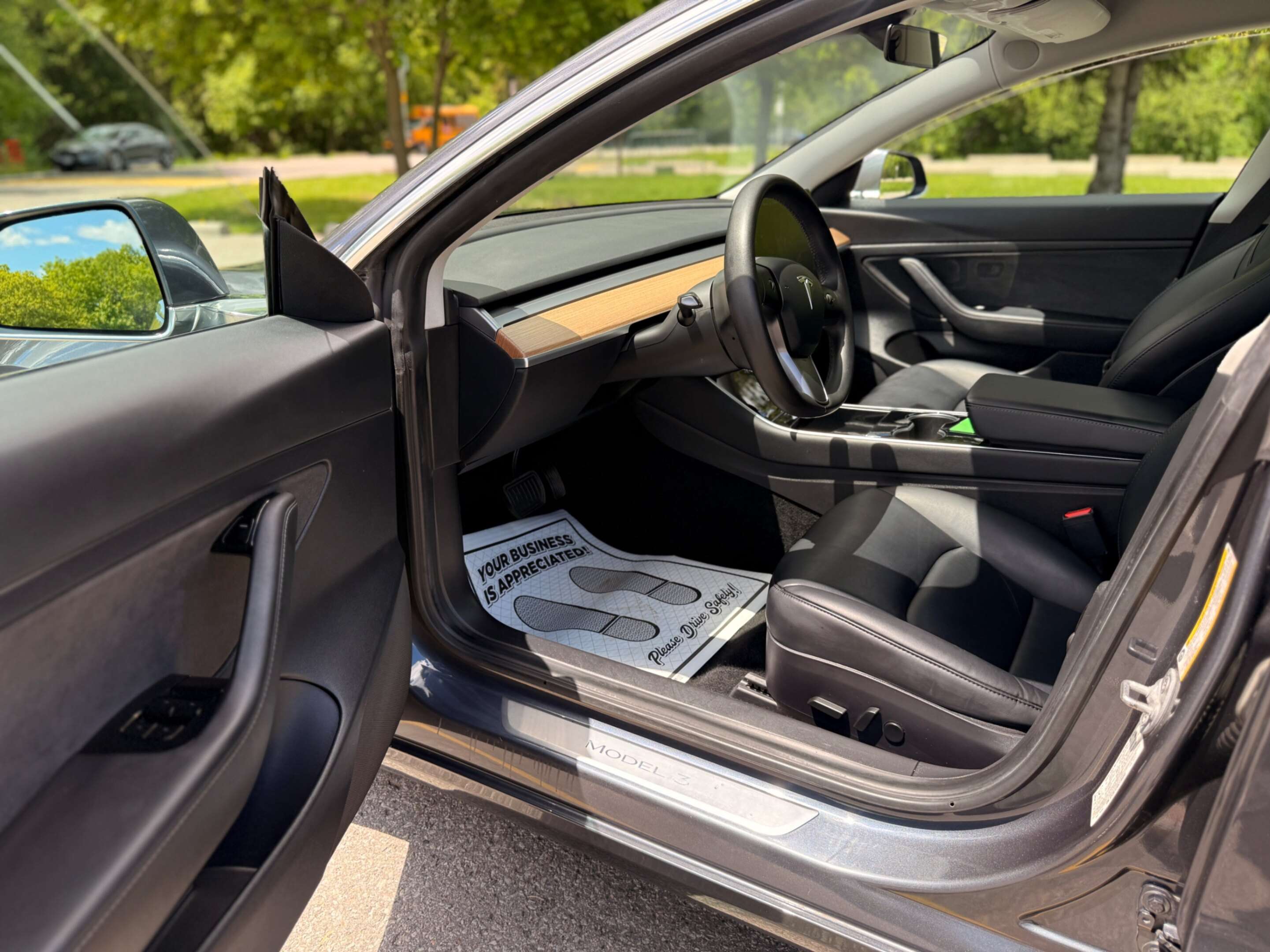 2020 Tesla Model 3 Standard Range Plus RWD thumb 10