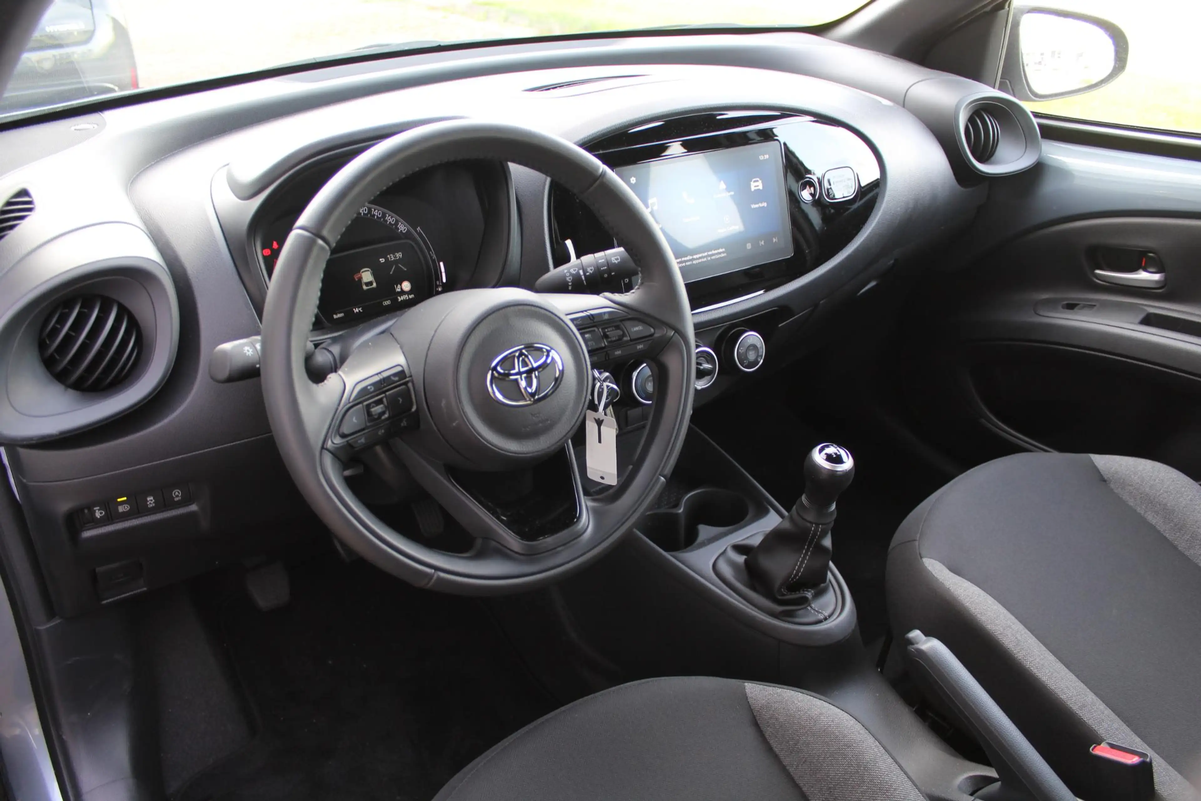 Toyota Aygo X 1.0 VVT-i MT Play — photo 2