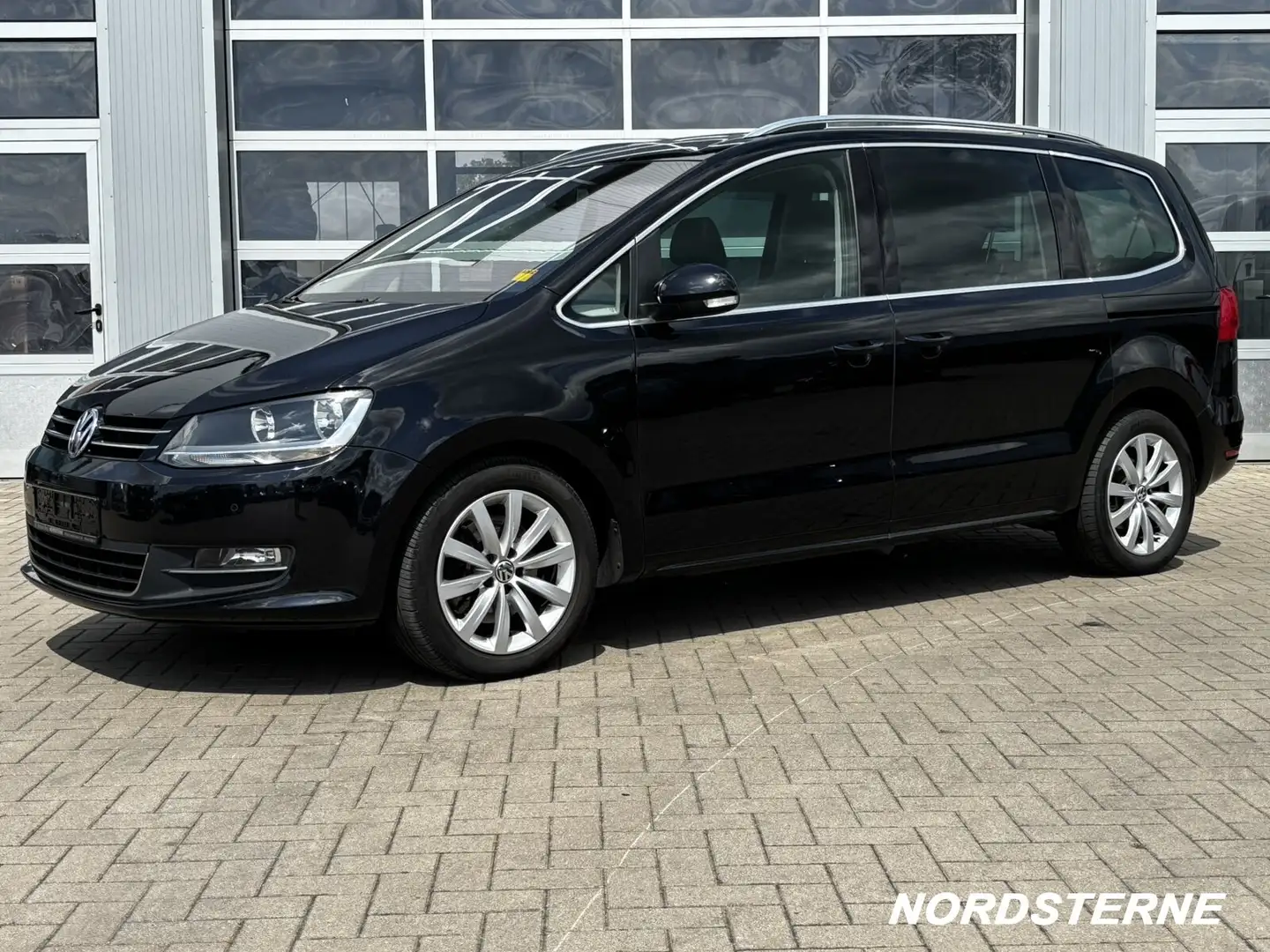 Volkswagen Sharan Sharan 2.0 TDI BMT Highline 6-SITZER+KAMERA+PANO Zwart - 2