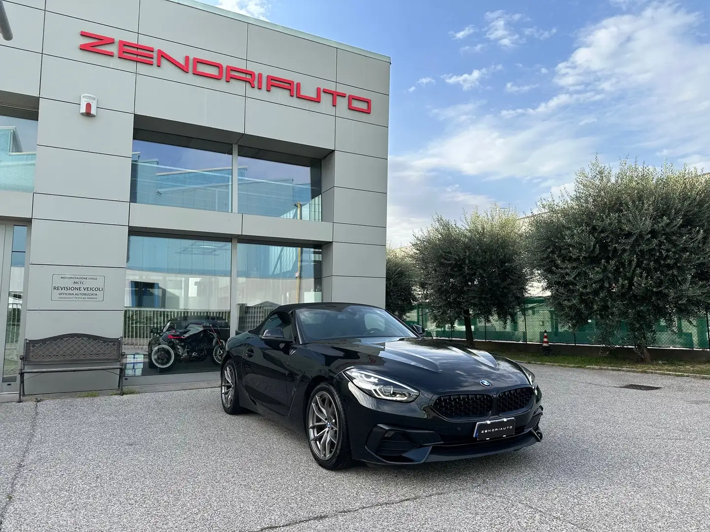 BMW Z4 Z4 sdrive 20i auto Zwart - 2