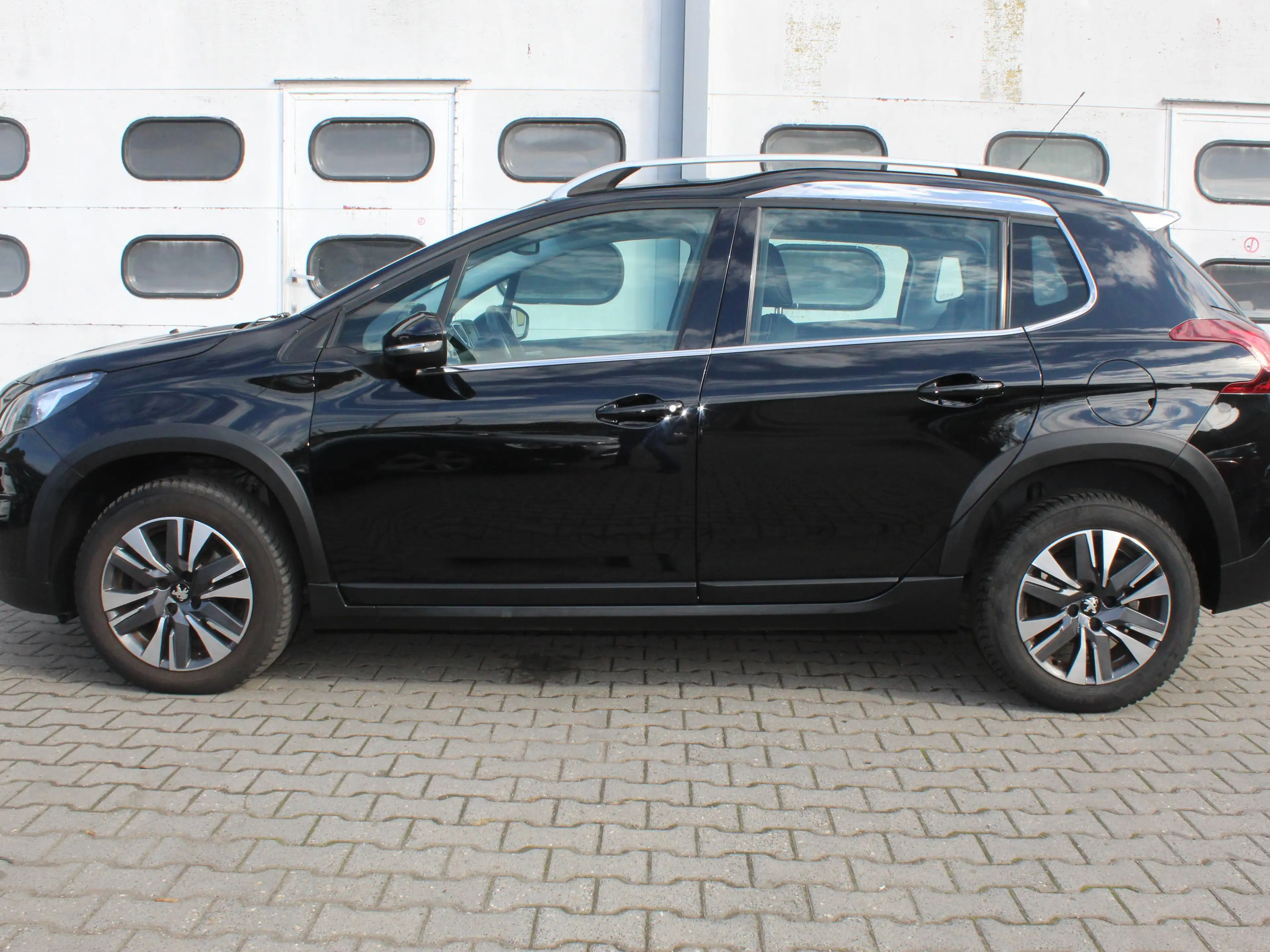 Peugeot 2008 Access — photo 6