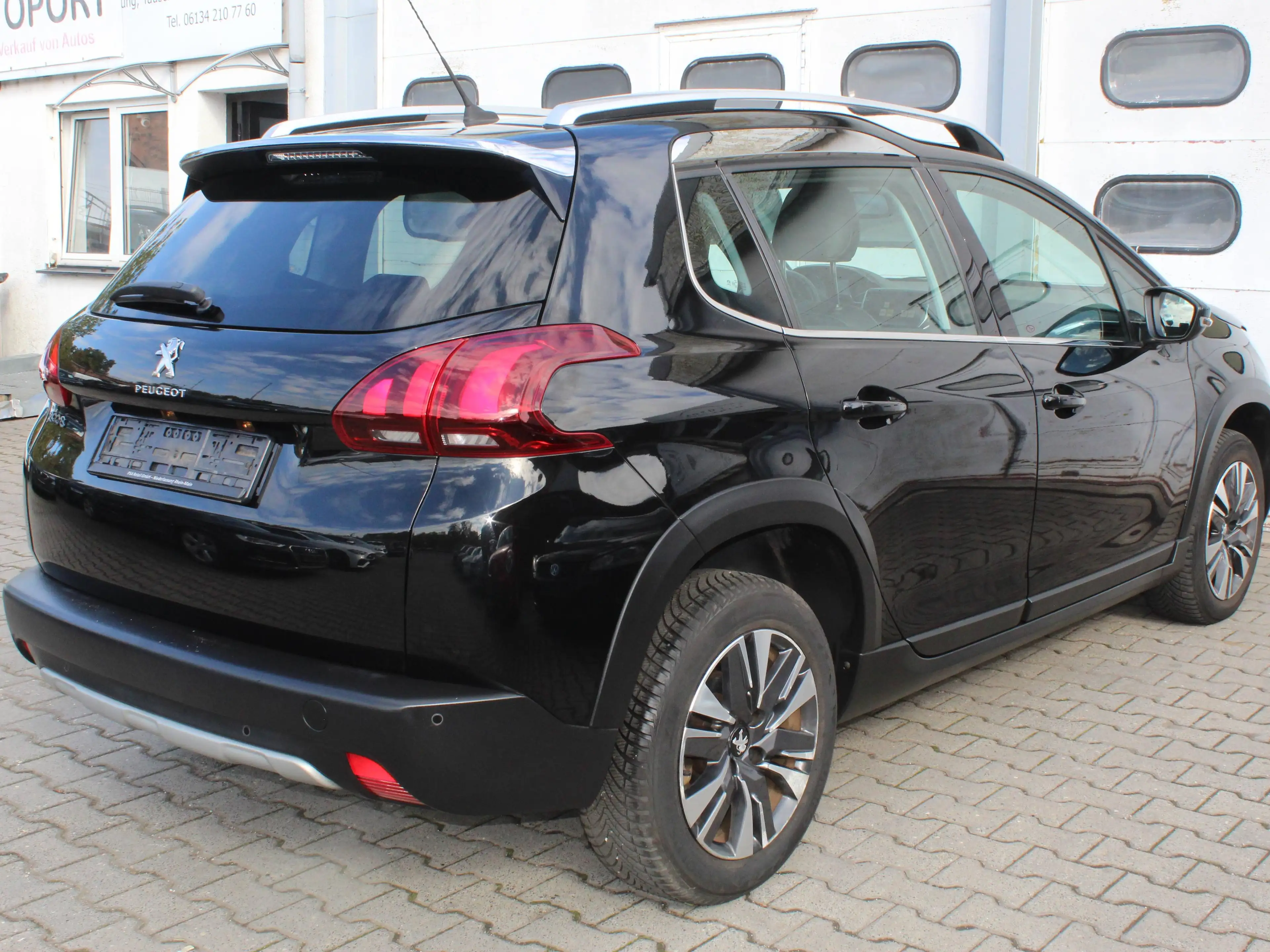 Peugeot 2008 Access — photo 8
