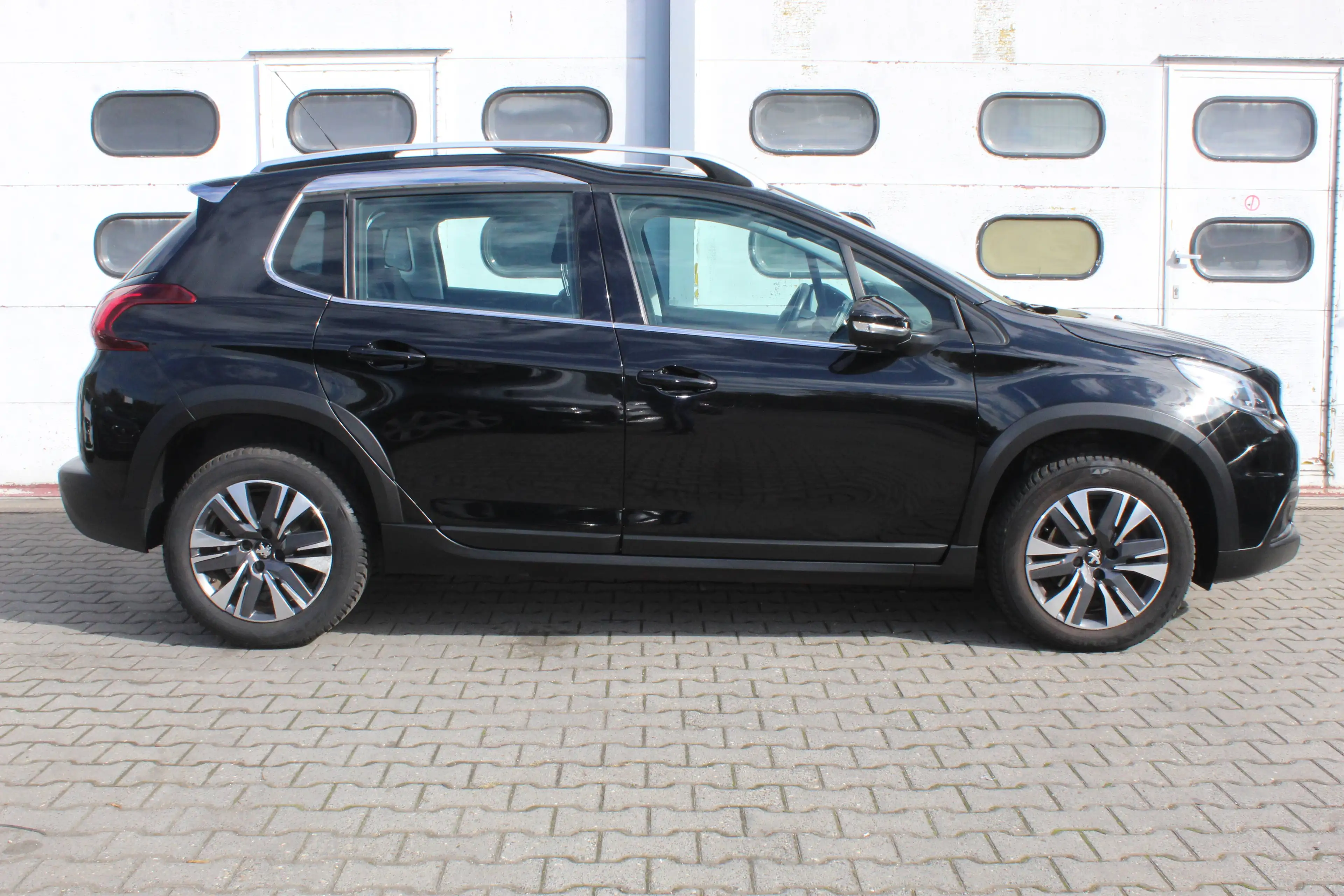 Peugeot 2008 Access — photo 5