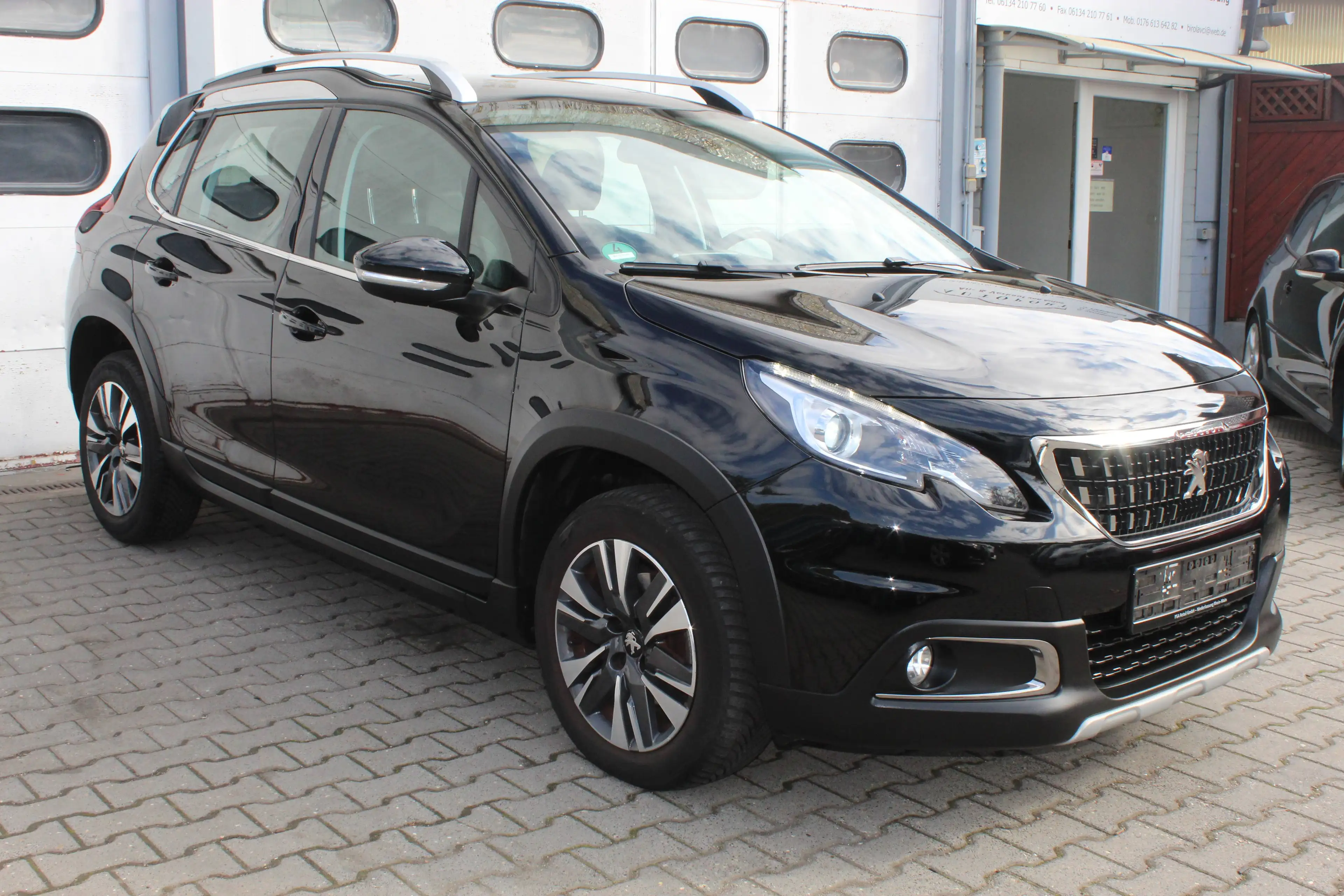 Peugeot 2008 Access — photo 4