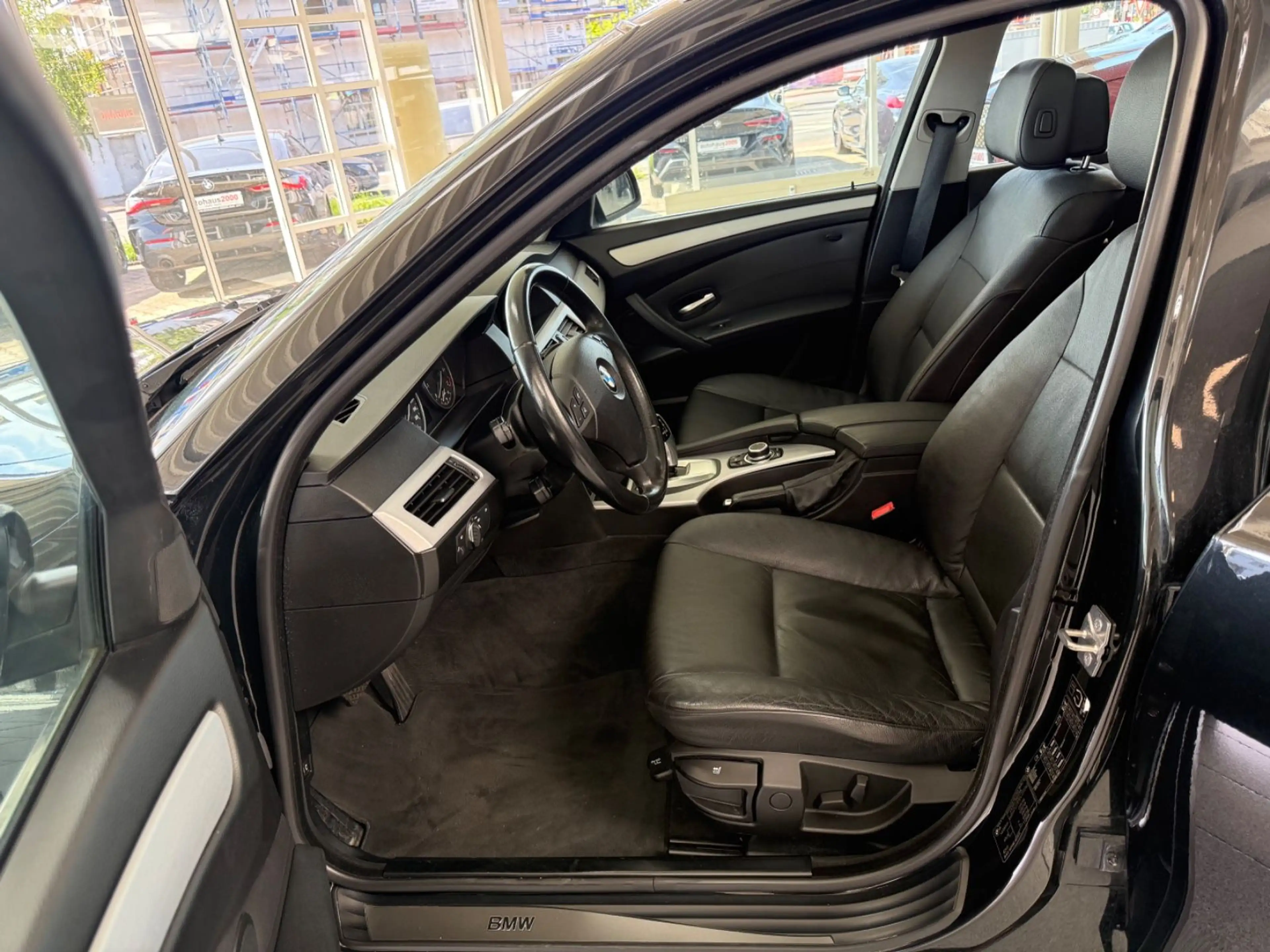 BMW 523 i Edition Exclusive Touring AUT.NAVI/PANO/PDC — photo 8