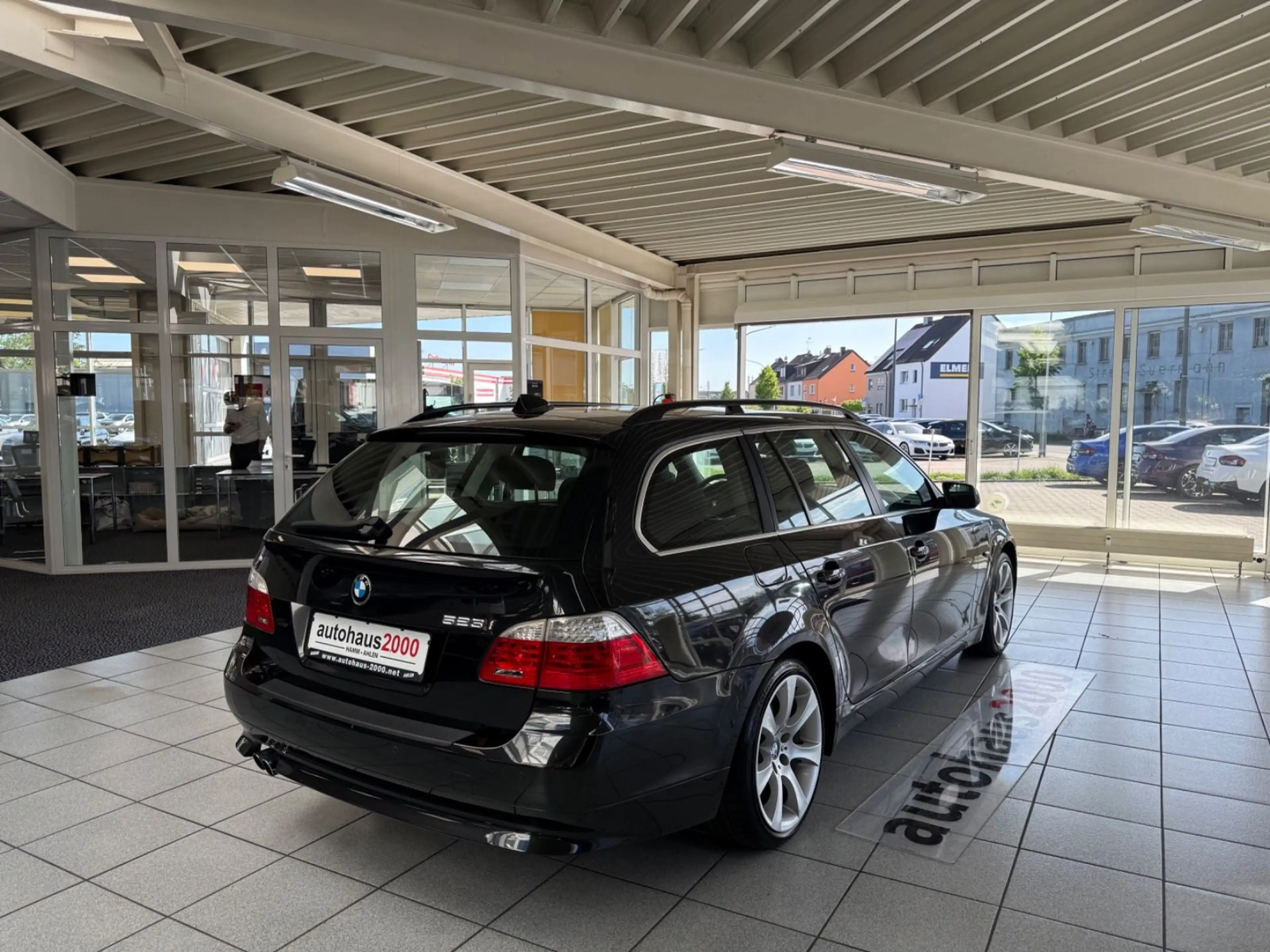 BMW 523 i Edition Exclusive Touring AUT.NAVI/PANO/PDC — photo 3