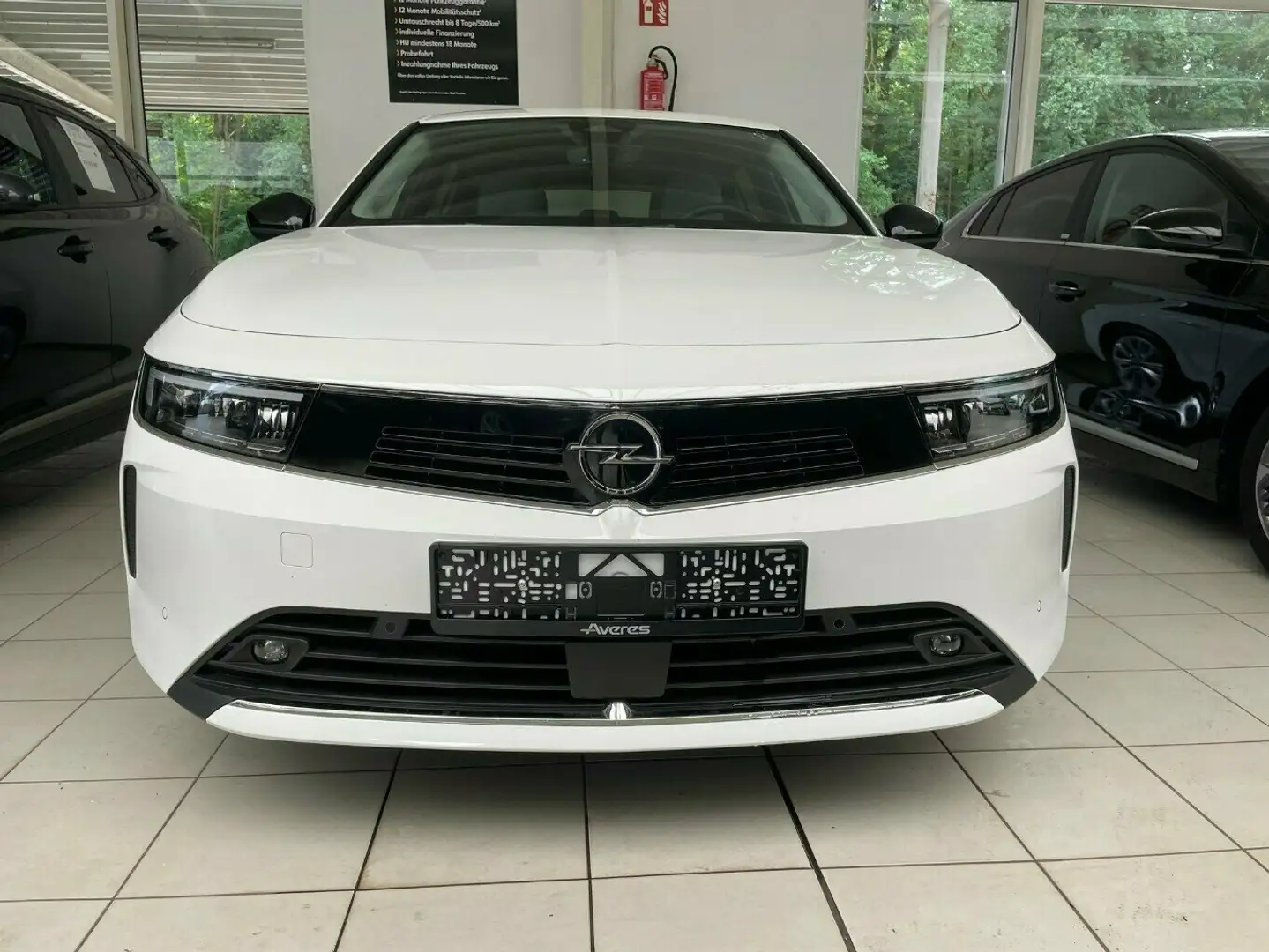 Opel Astra Elegance Weiß - 2