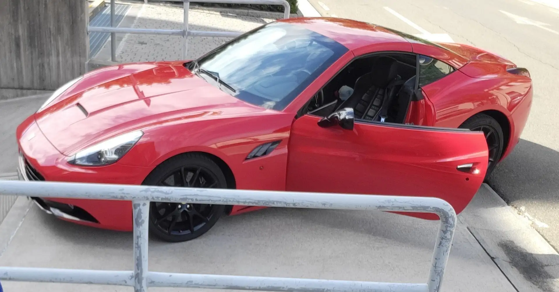 Ferrari California 4.3 dct - 1