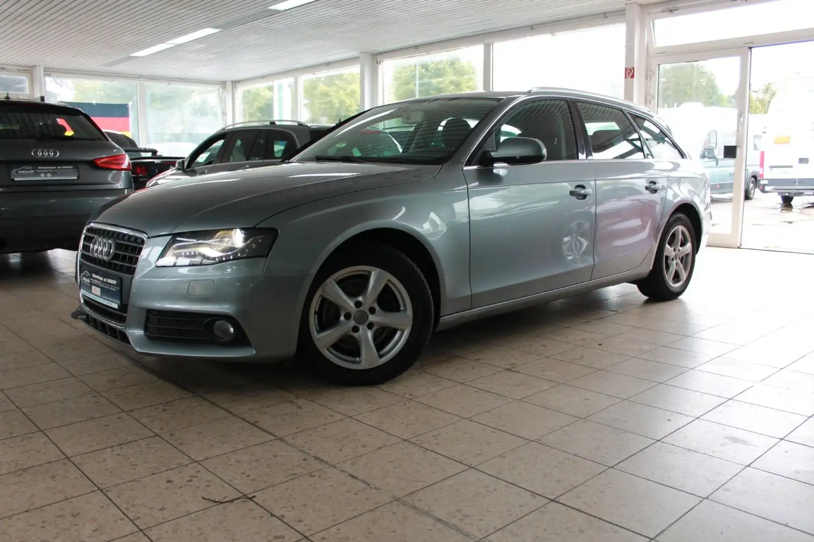 Audi A4 Avant Ambiente Grijs - 1