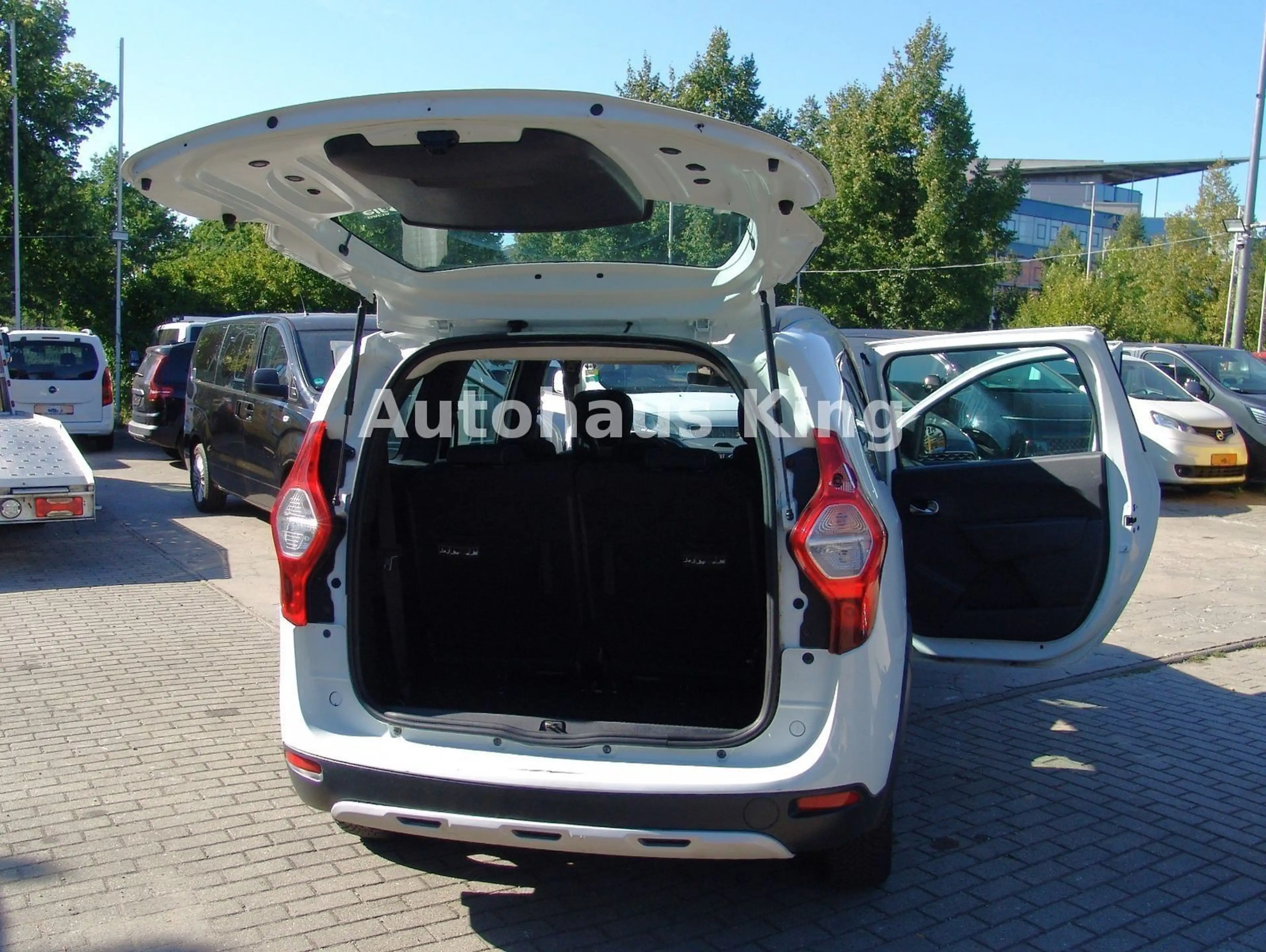 Dacia Lodgy Stepway Celebration - SUV Packet/Klima — photo 12