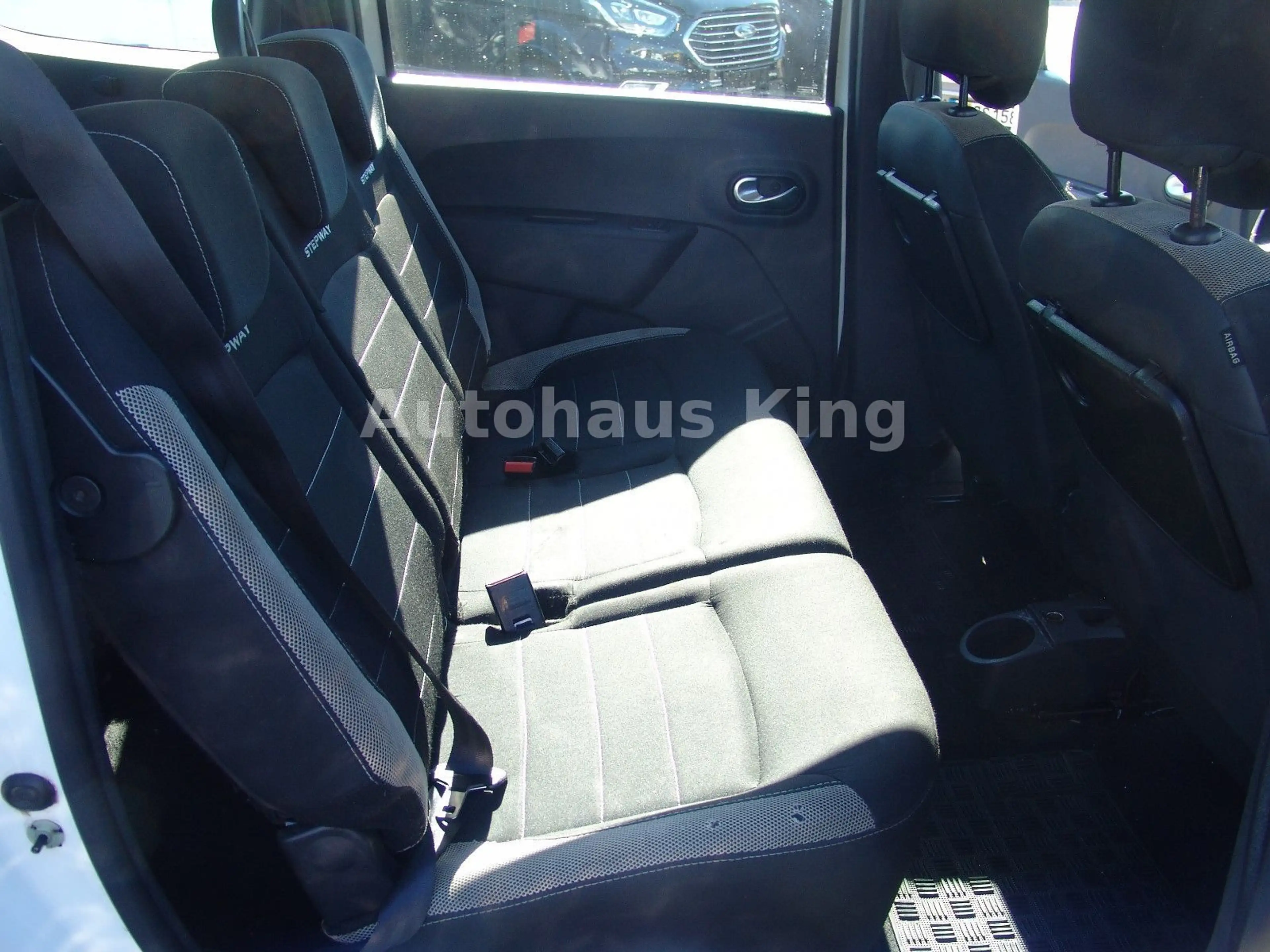 Dacia Lodgy Stepway Celebration - SUV Packet/Klima — photo 9