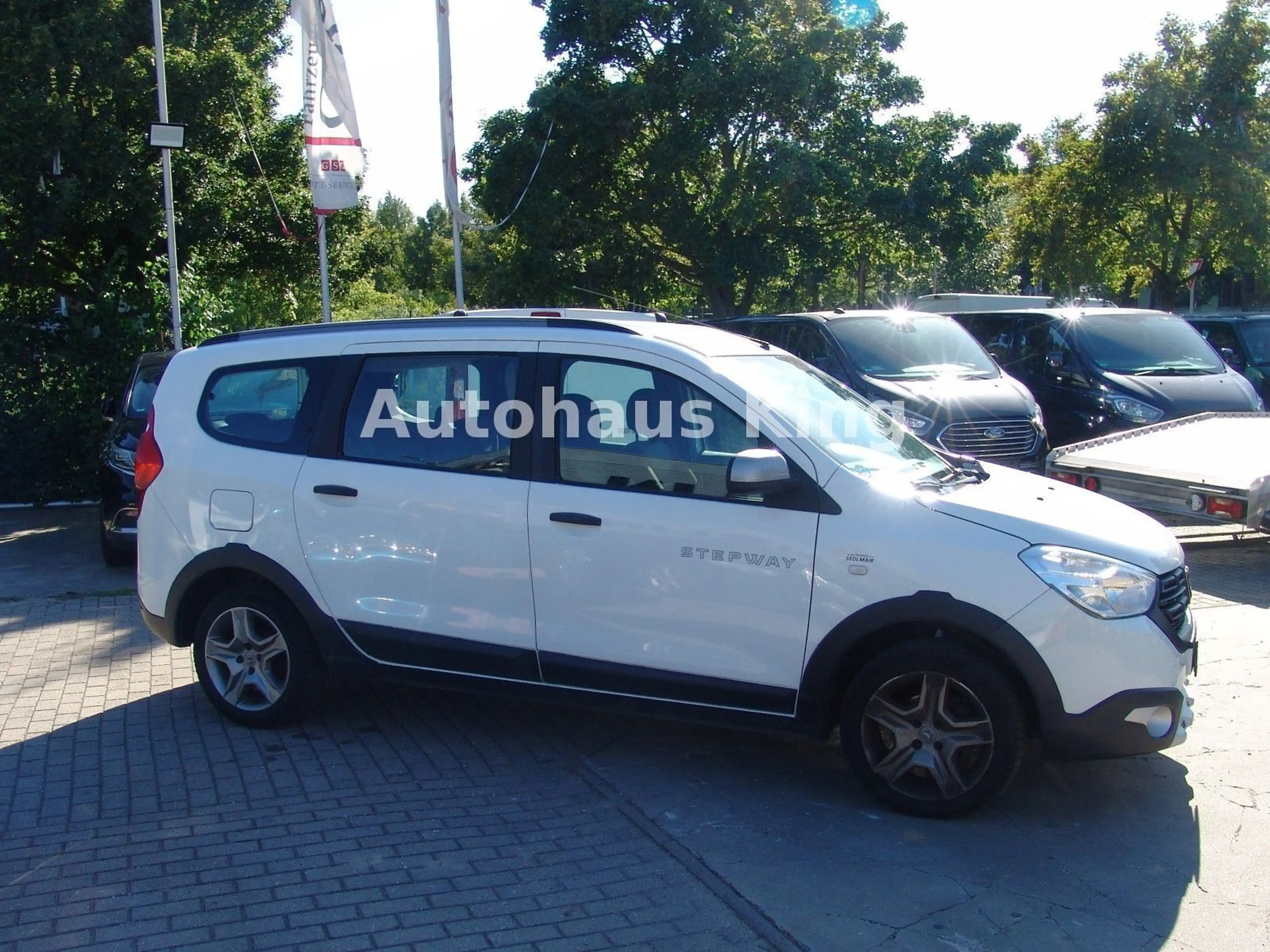 Dacia Lodgy Stepway Celebration - SUV Packet/Klima — photo 15