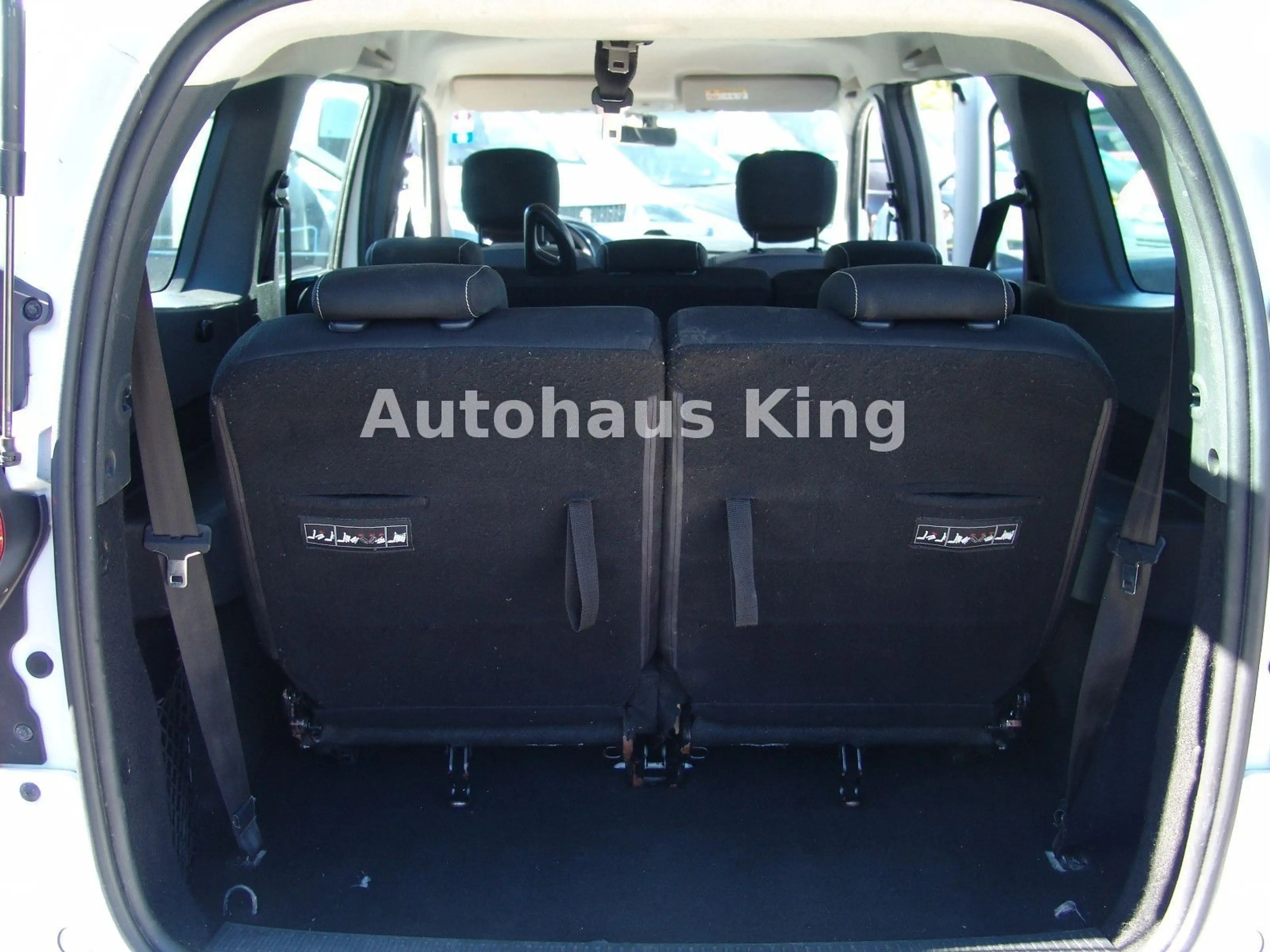 Dacia Lodgy Stepway Celebration - SUV Packet/Klima — photo 11