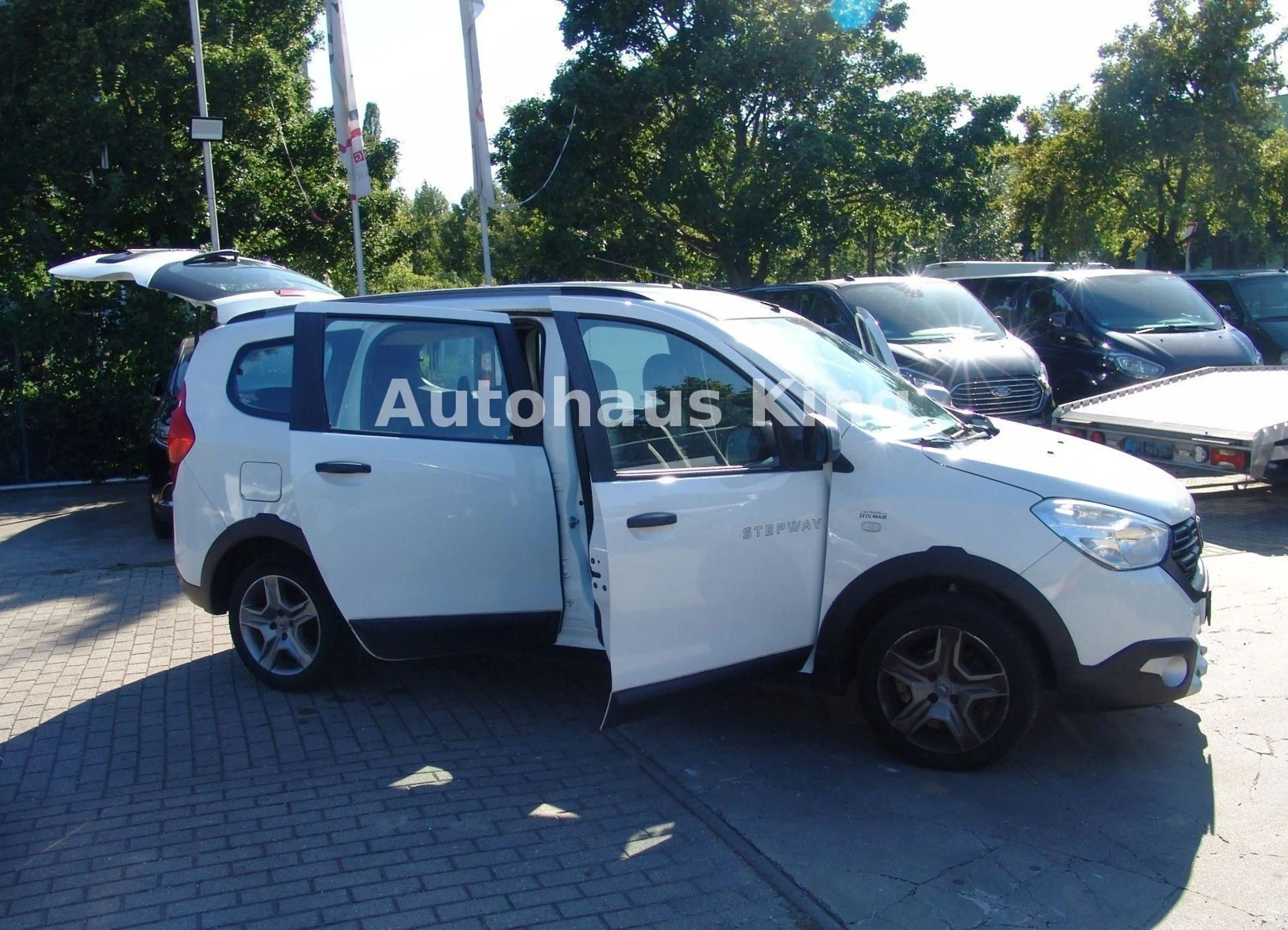 Dacia Lodgy Stepway Celebration - SUV Packet/Klima — photo 3