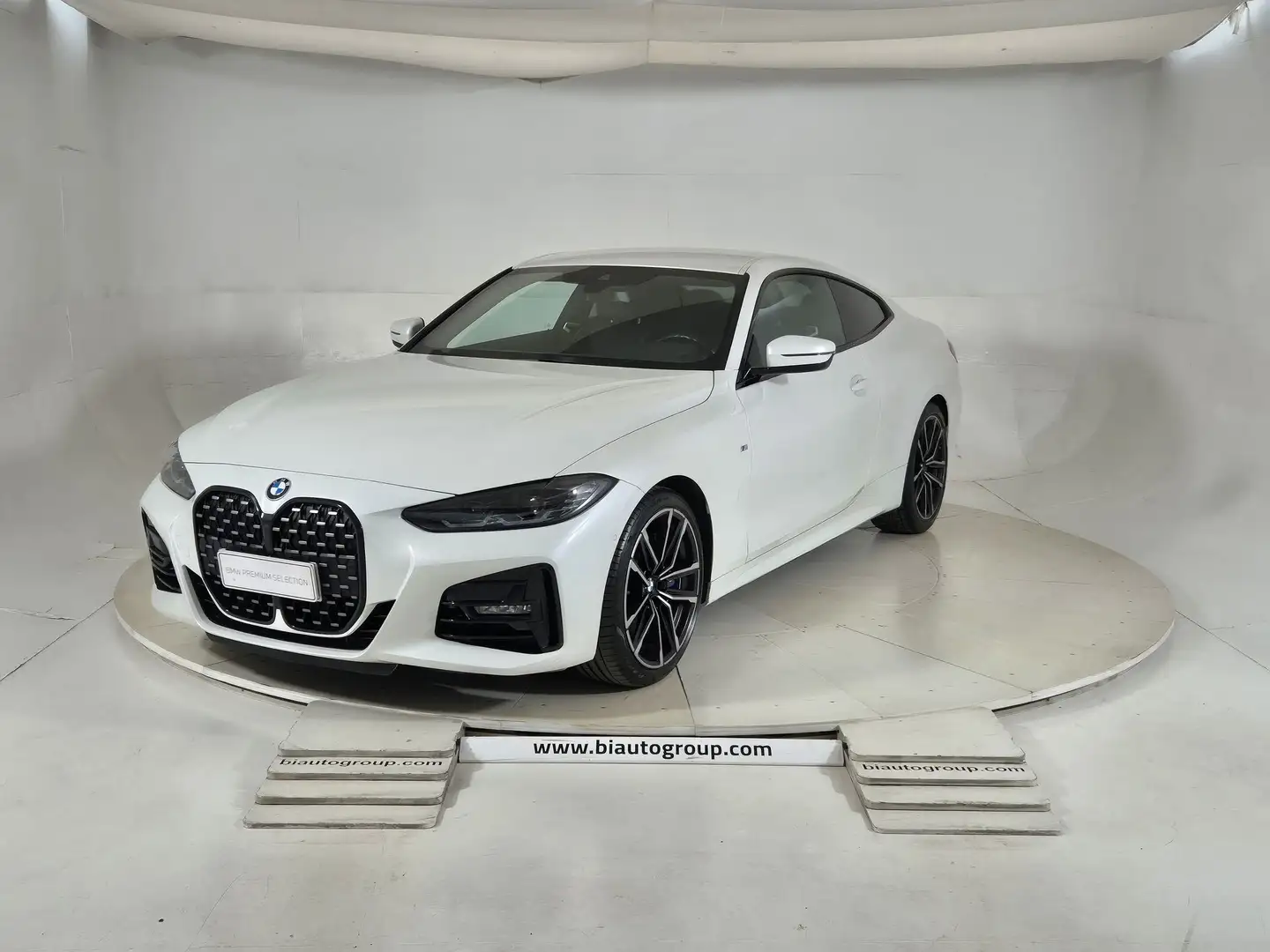BMW 420 Serie 4 G22 2020 Coupe Benzina 420i Coupe Msport Weiß - 1