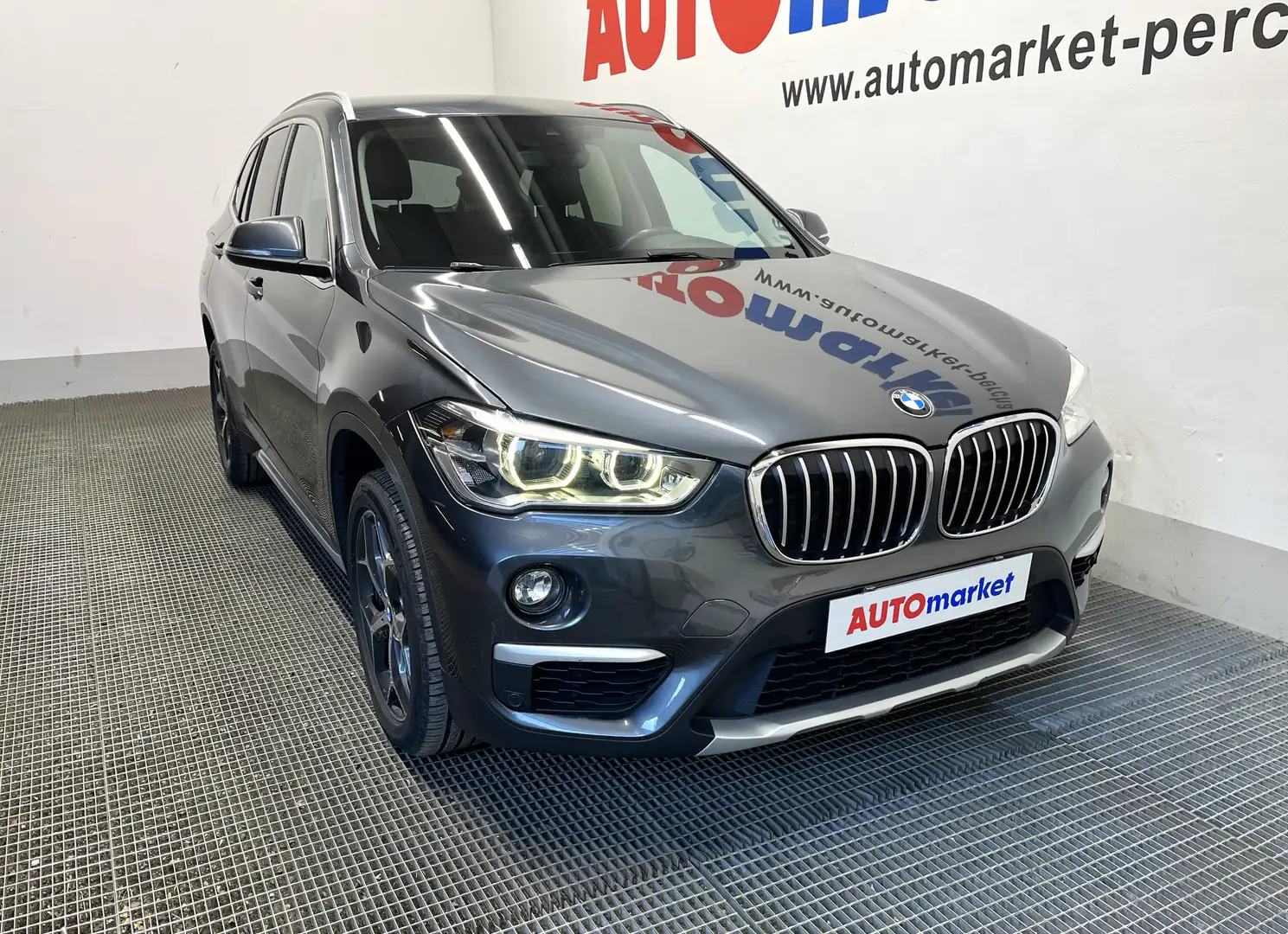 BMW X1 sdrive 18d xLine auto Grigio - 2
