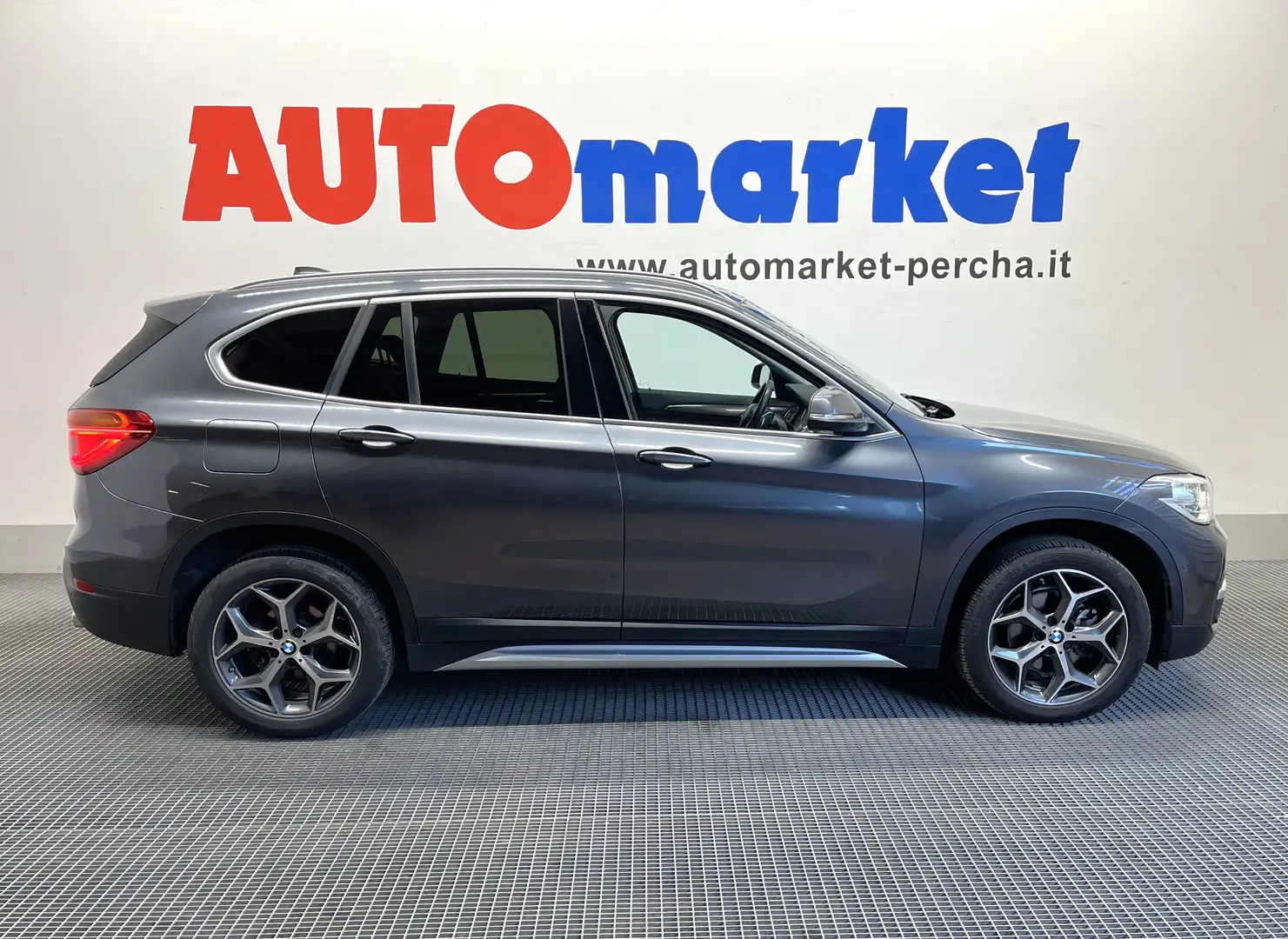 BMW X1 sdrive 18d xLine auto Grigio - 1