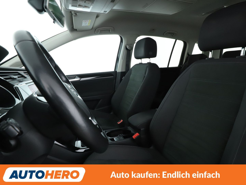 Volkswagen Touran 2.0 TDI Highline BMT*LED*LIM*PDC*SHZ* — photo 10
