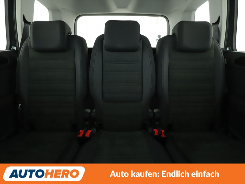 Volkswagen Touran 2.0 TDI Highline BMT*LED*LIM*PDC*SHZ* — photo 15