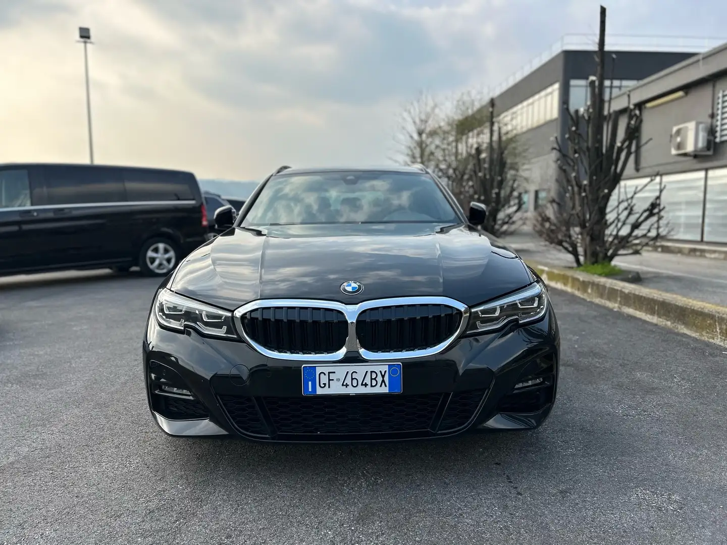 BMW 320 320d Touring mhev 48V Msport auto Negro - 2