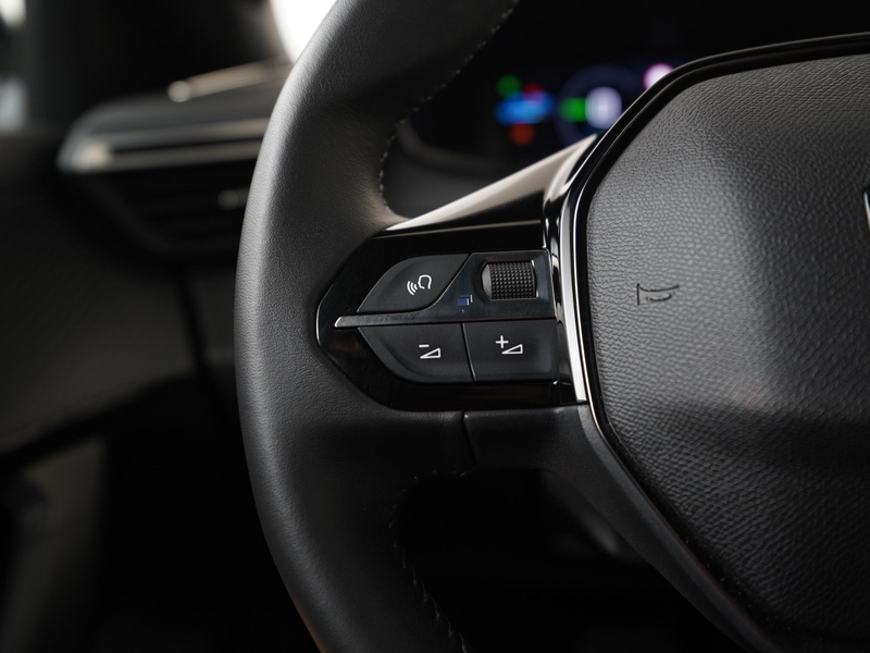 Peugeot e-2008 EV Allure 54 kWh 3 fase | SOH 94% | Navigatie | Ca — photo 8