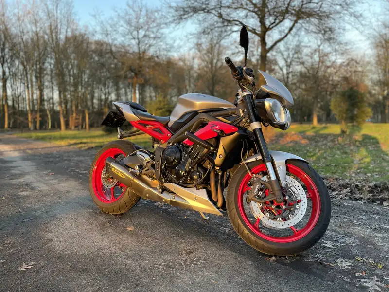 Triumph Street Triple RX - foto 8