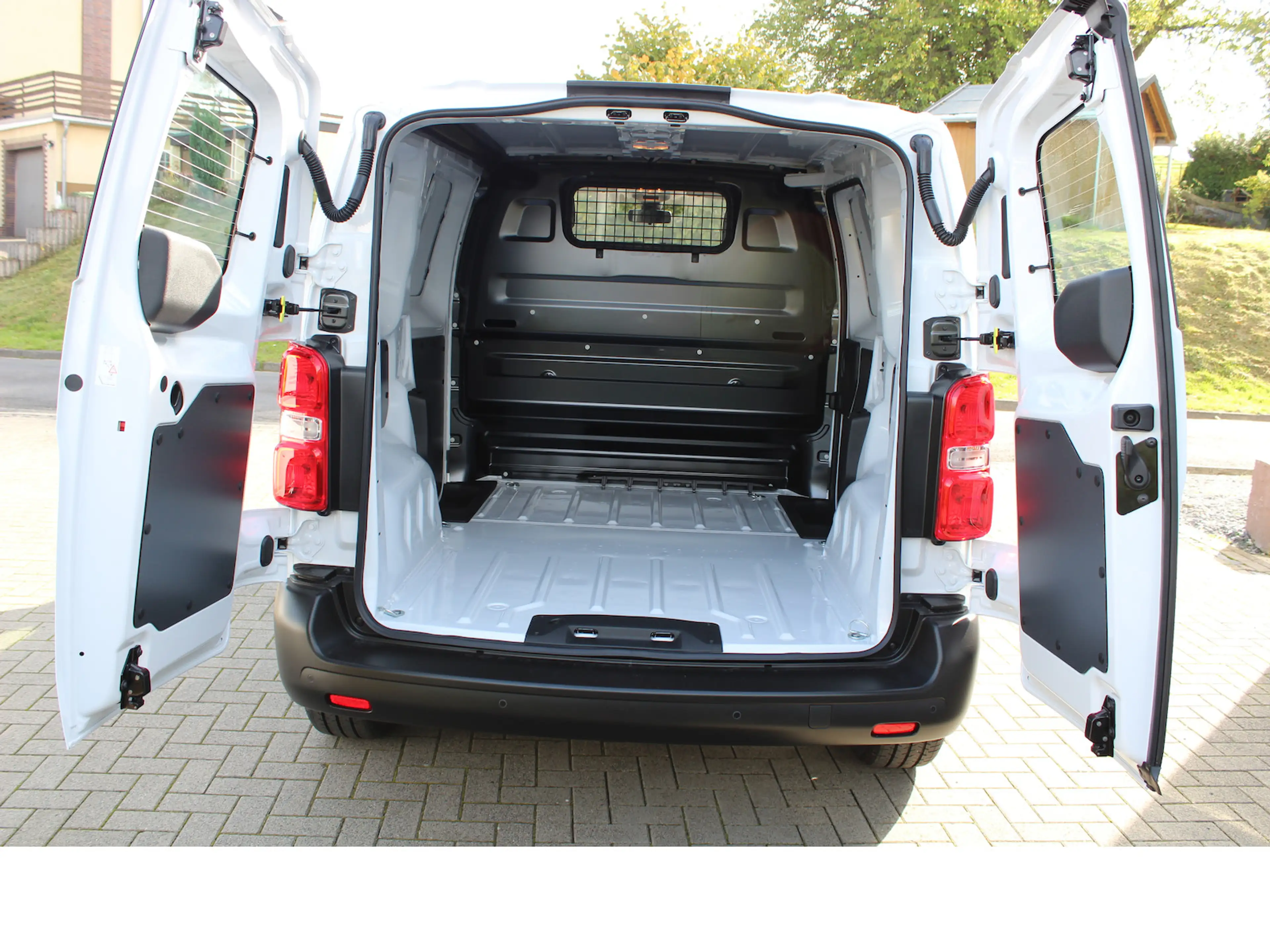Fiat Scudo E-Scudo SX Kasten- L1 50 kWh- Navi — photo 10