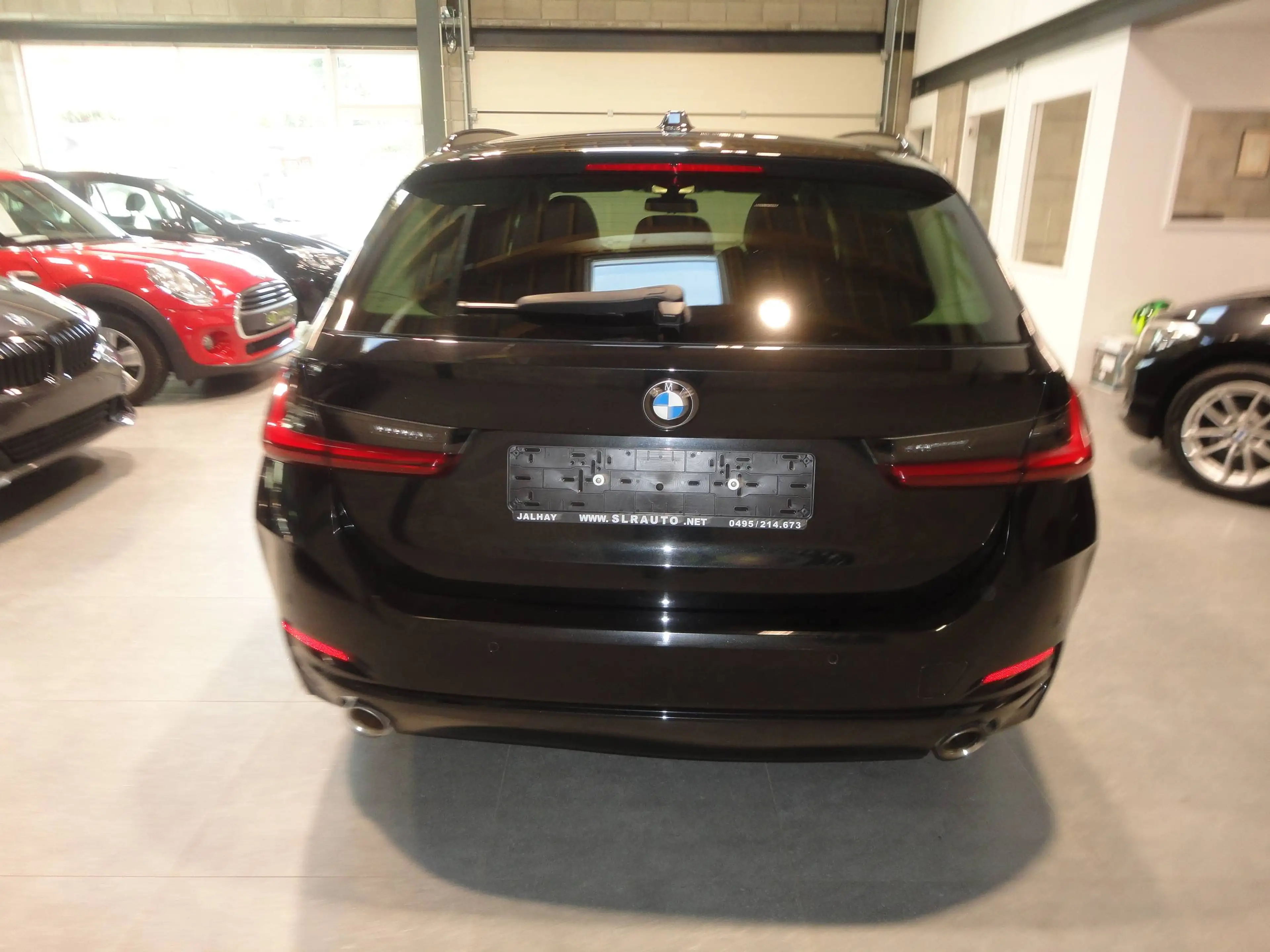 BMW 318 Touring 318iA — photo 8