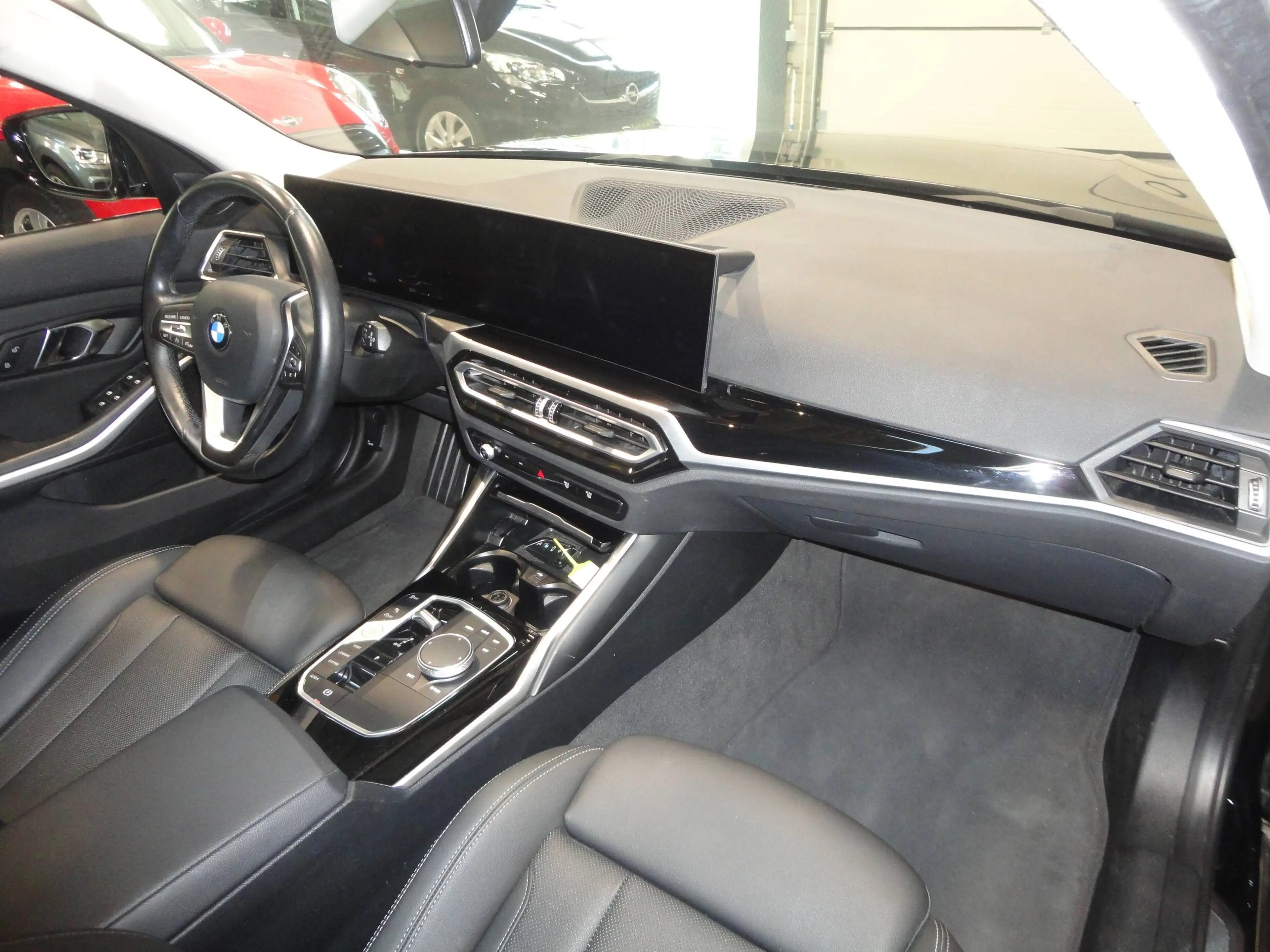BMW 318 Touring 318iA — photo 6
