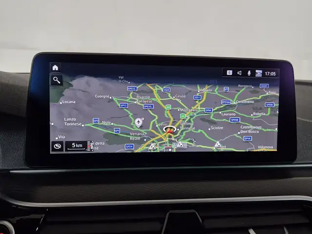 BMW 5 Series view 12