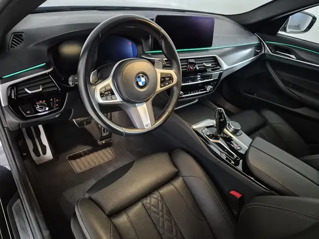 BMW 5 Series view 7