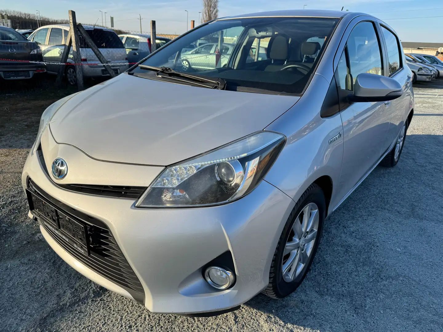 Toyota Yaris 1,5 VVT-i Hybrid Lounge KLIMAANLAGE/ALU/R-KAMERA - 1