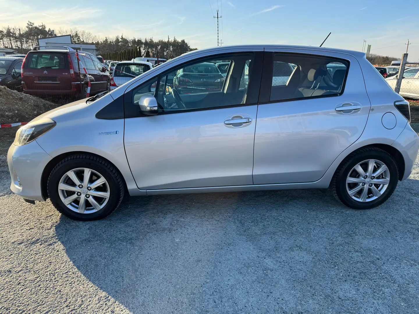 Toyota Yaris 1,5 VVT-i Hybrid Lounge KLIMAANLAGE/ALU/R-KAMERA - 1