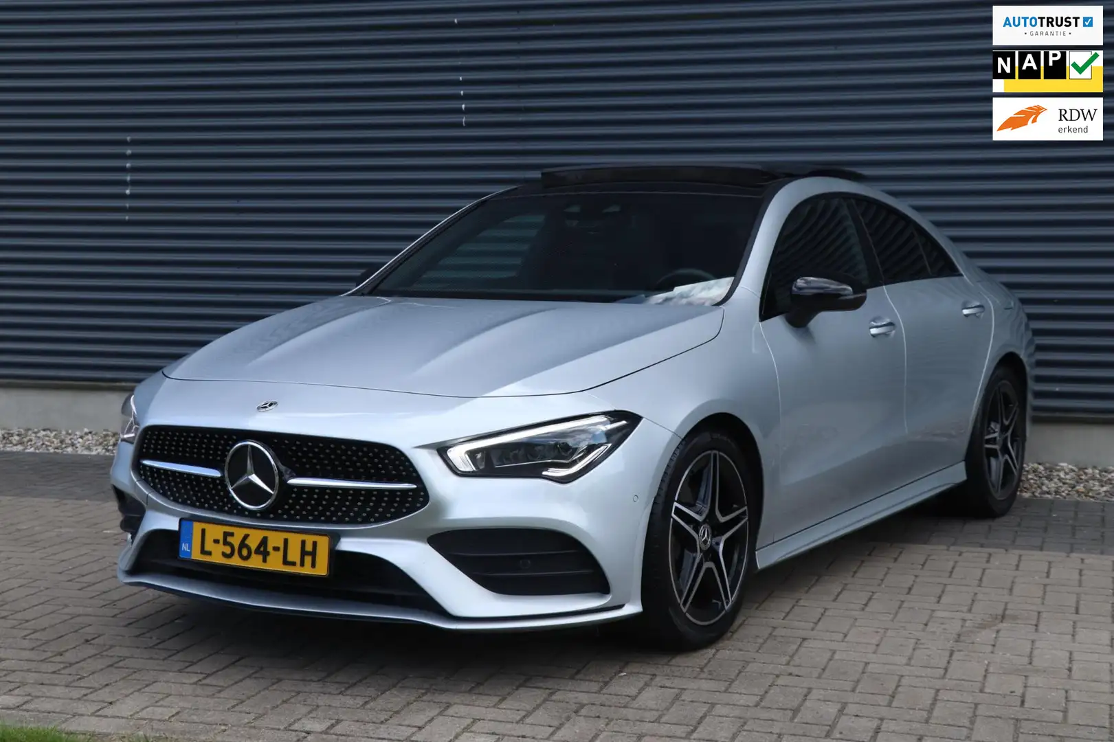 Mercedes-Benz CLA 180 AMG | PANO - SFEER - VOLL! Gris - 1