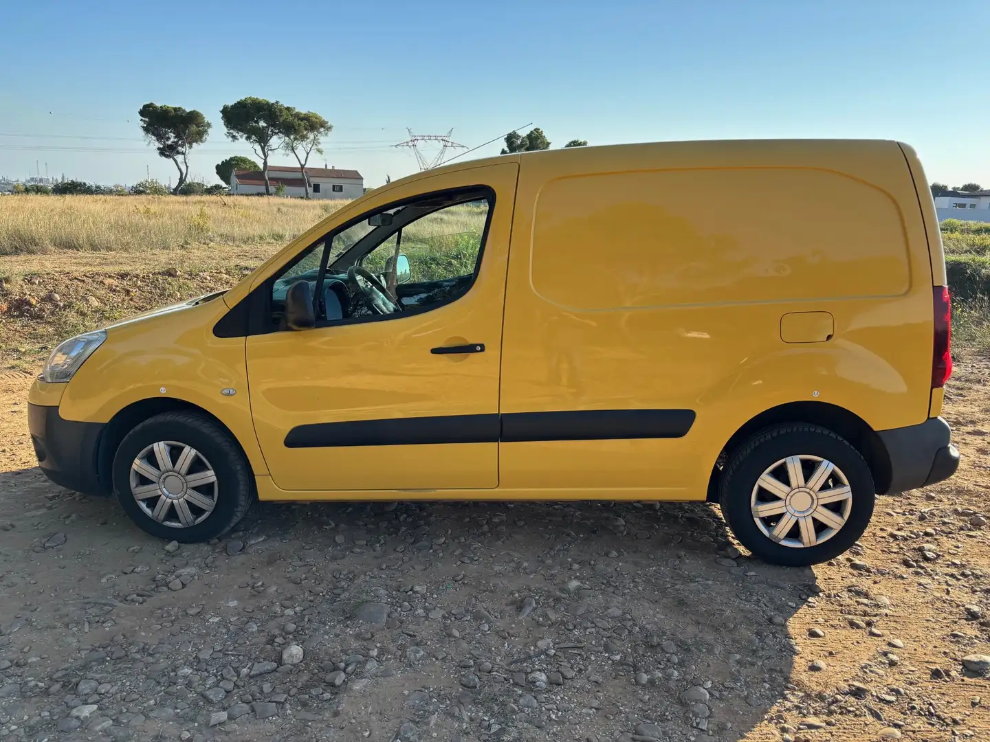 Citroen Berlingo BERLINGO 20 L1 HDi 75 FAP COURT 625 KG CONFORT Jaune - 2