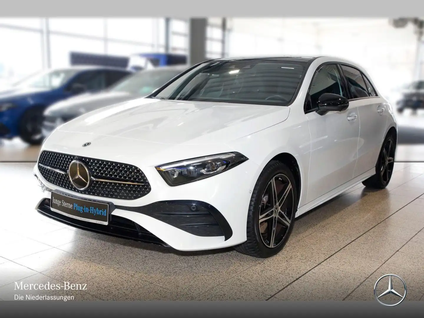 Mercedes-Benz A 250 e AMG+NIGHT+PANO+360°+MULTIBEAM+HUD+KEYLESS Weiß - 2