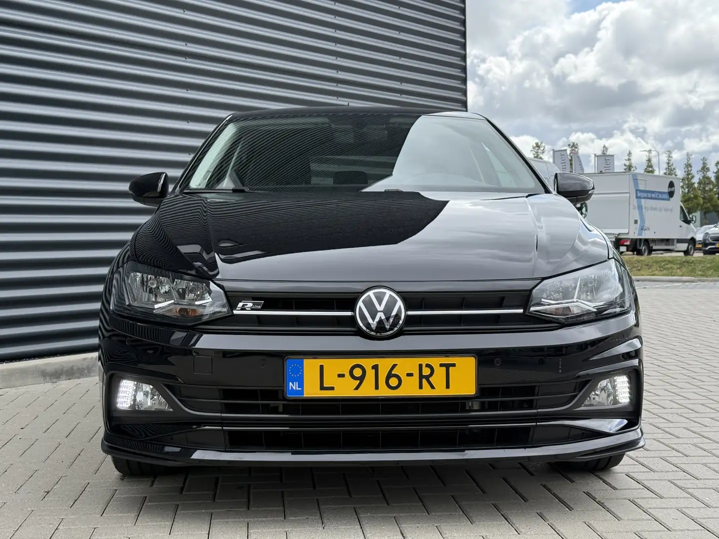 Volkswagen Polo 1.0 TSI R-Line Apple/Android/Navi/Adap Cruise Zwart - 2