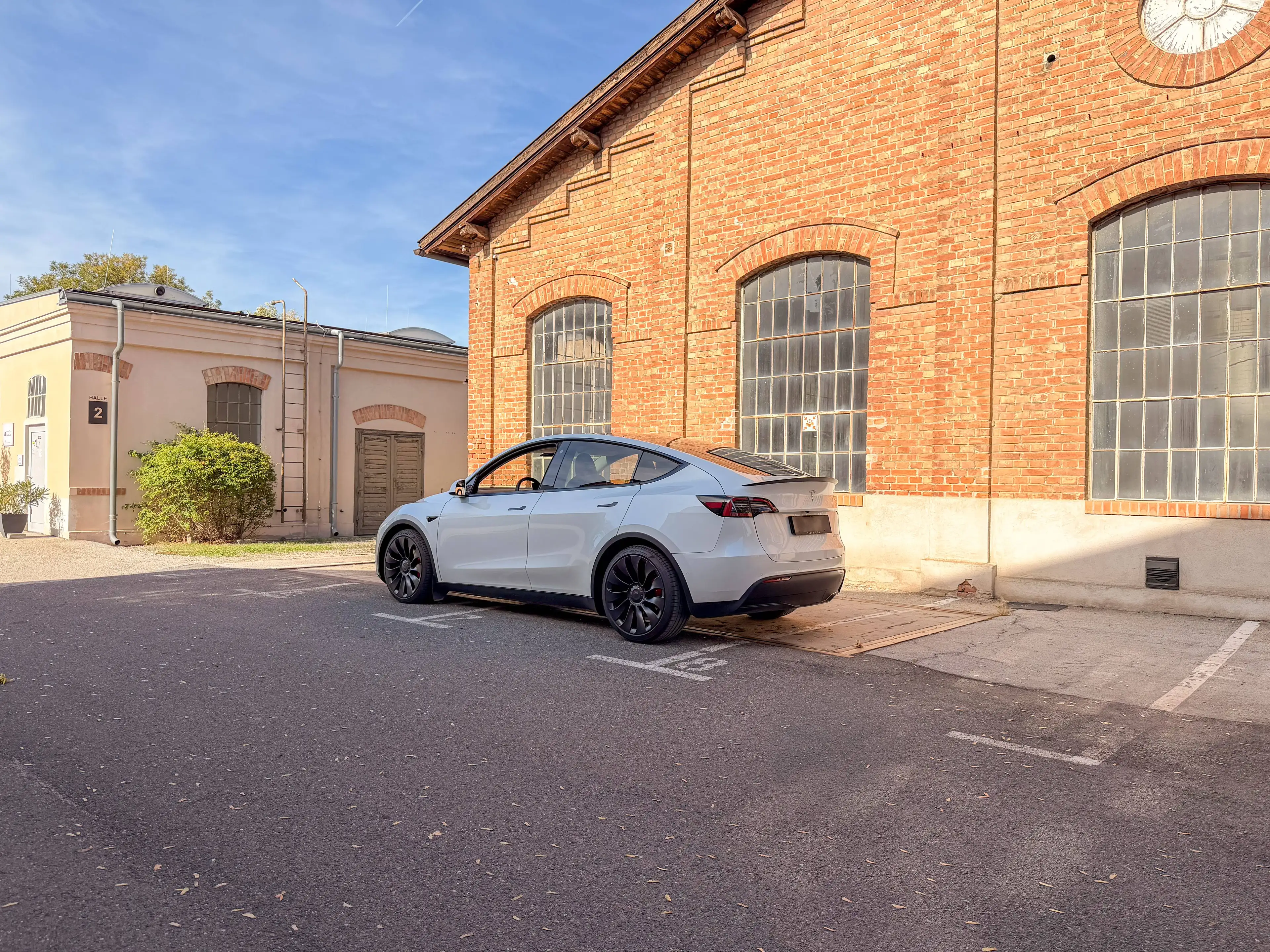 Tesla Model Y Performance Dual Motor AWD — photo 5
