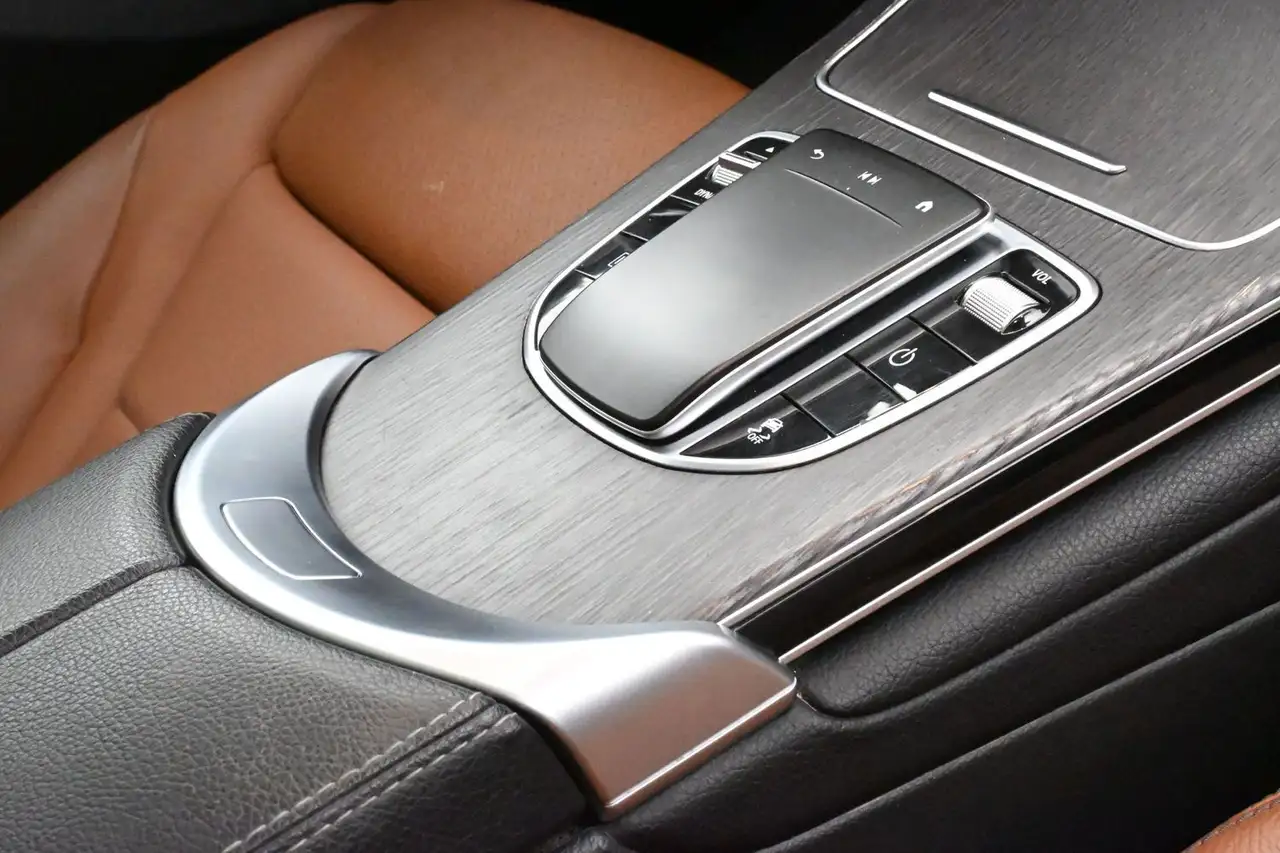 Mercedes-Benz GLC fotografie Mercedes-Benz GLC
