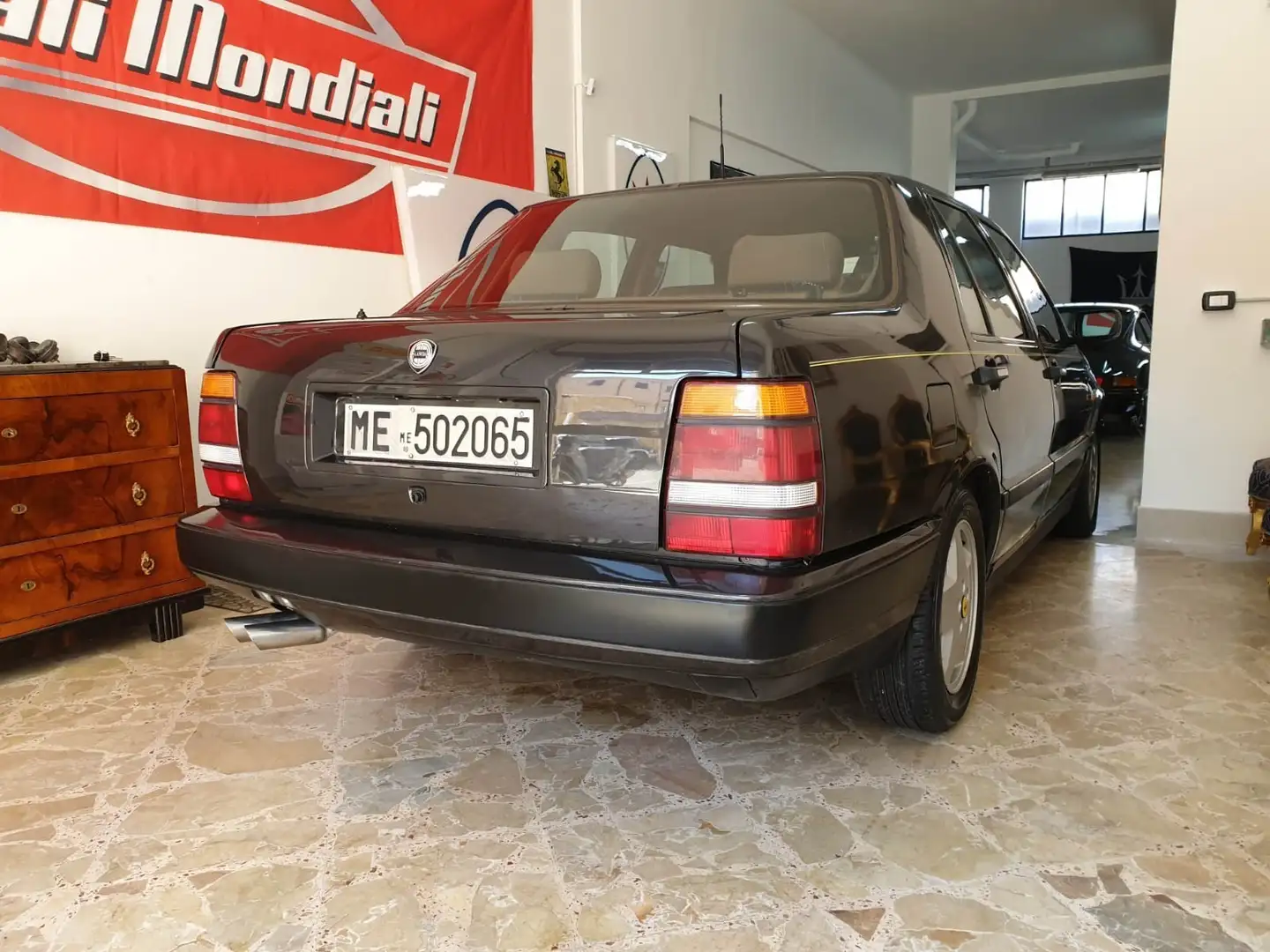 Lancia Thema 2.9 8.32 FL - 2