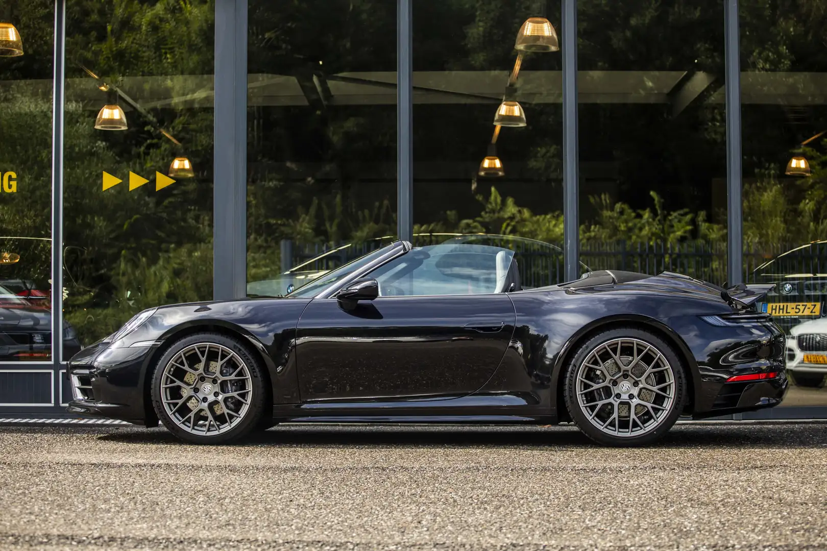 Porsche 992 Cabrio 3.0 Carrera 992 SportDesign Noir - 2