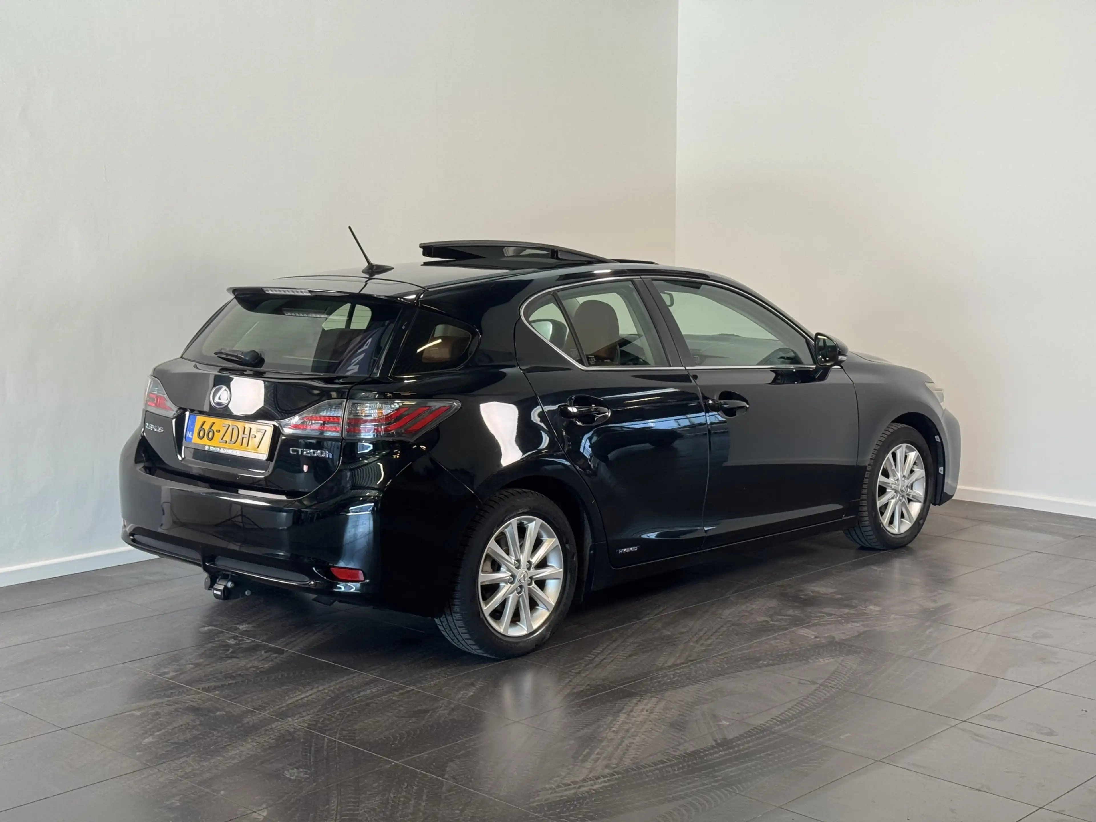 Lexus CT 200h Business Line | Schuif -/ kanteldak | Bruin leder — photo 5