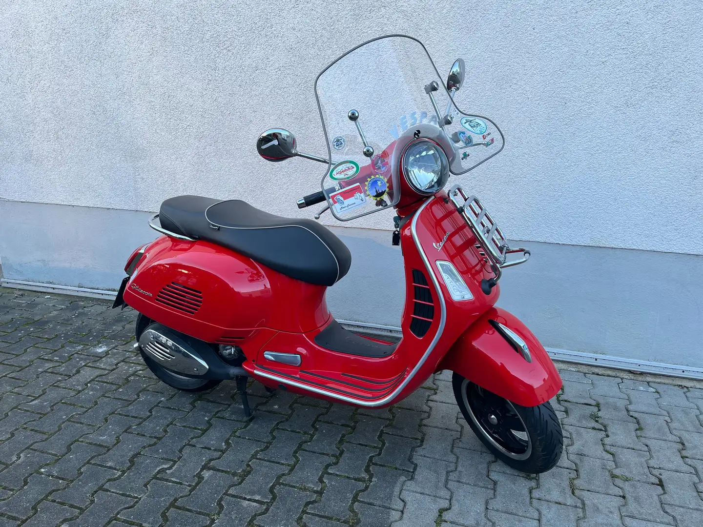 Vespa GTS Super 300 Roşu - 2