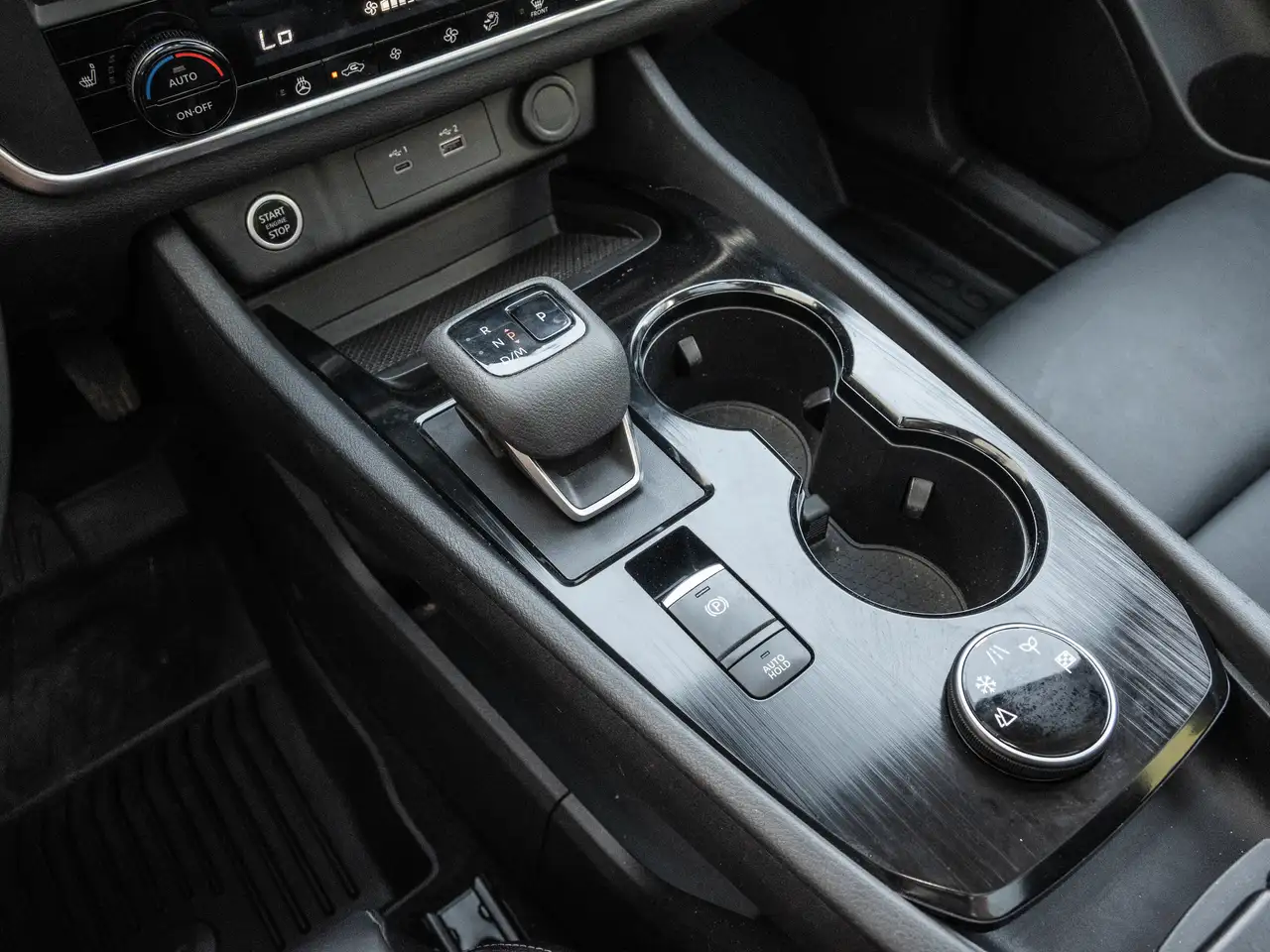 Nissan Rogue photo Nissan Rogue
